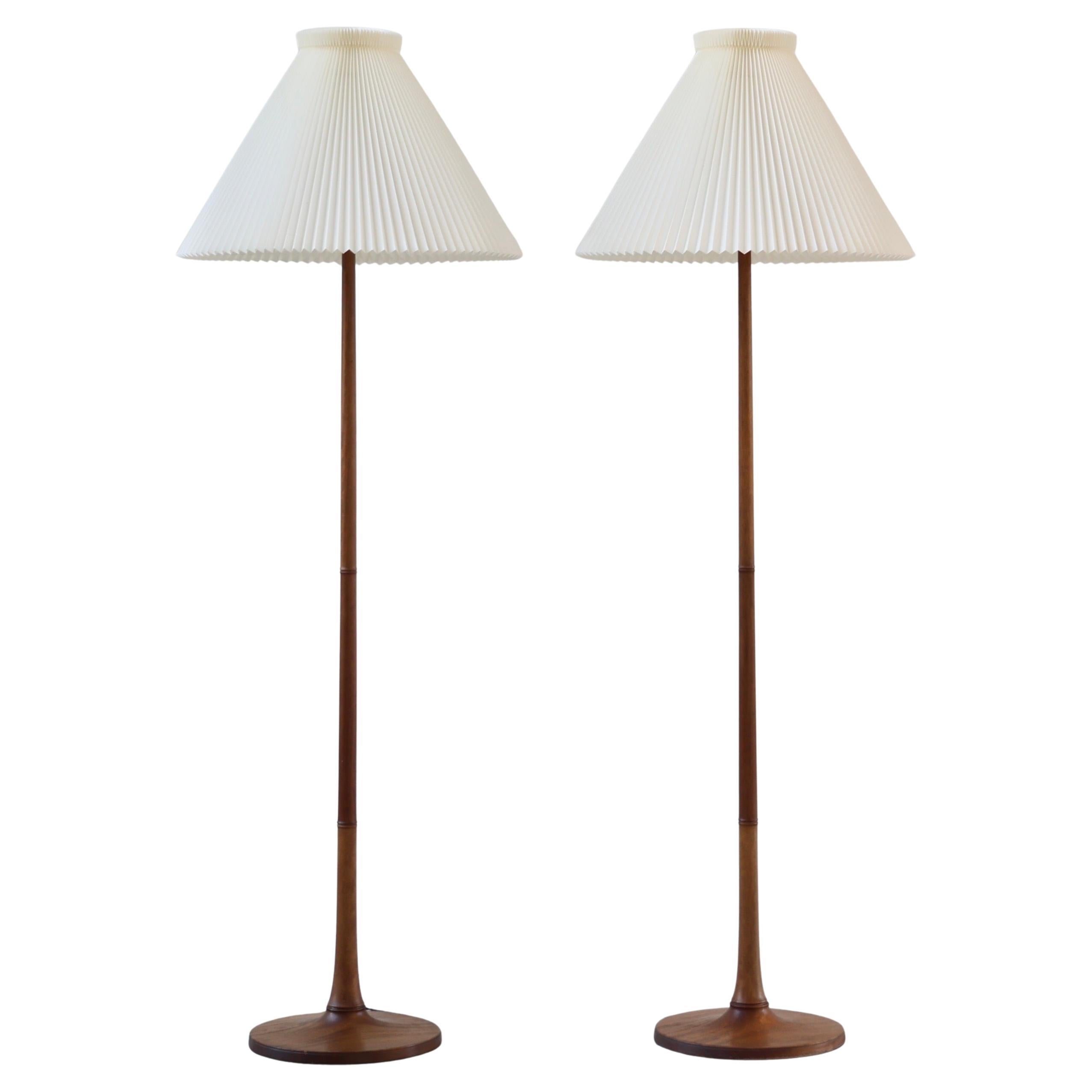 Set of Wood Floor Lamps designed by Esben Klint for Le Klint, 1950s, Denmark en venta