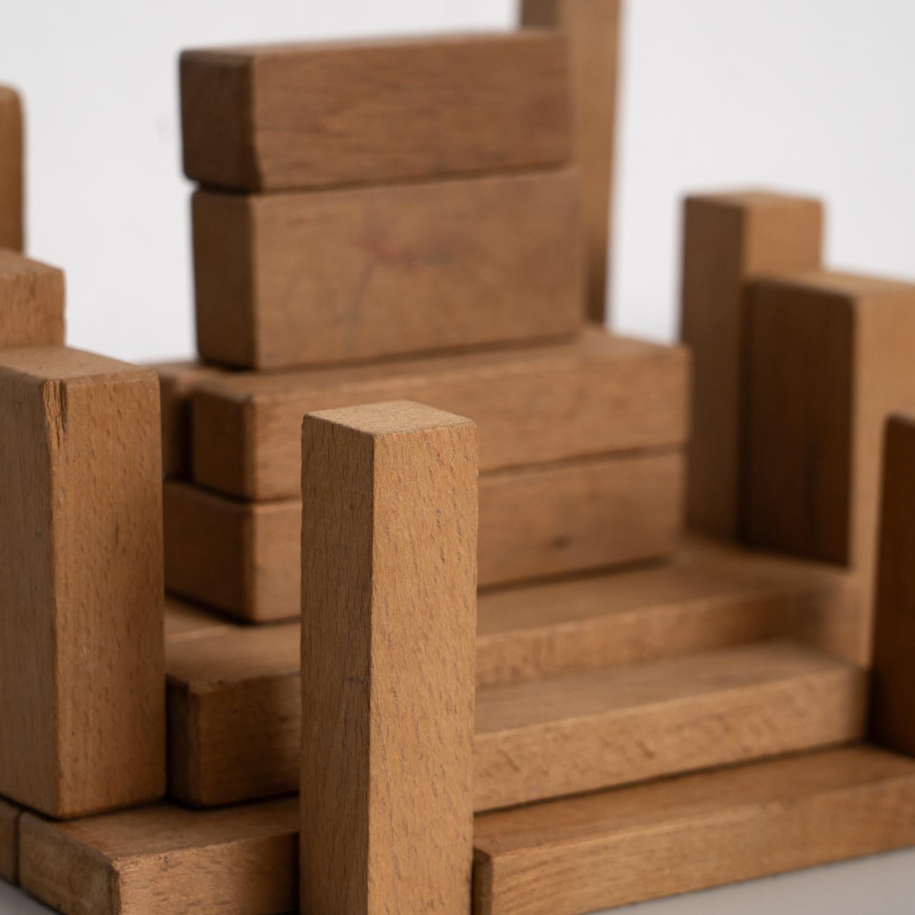Set di modelli geometrici in legno, stile Bauhaus - Germania, circa 1940 In condizioni buone in vendita a Barcelona, ES