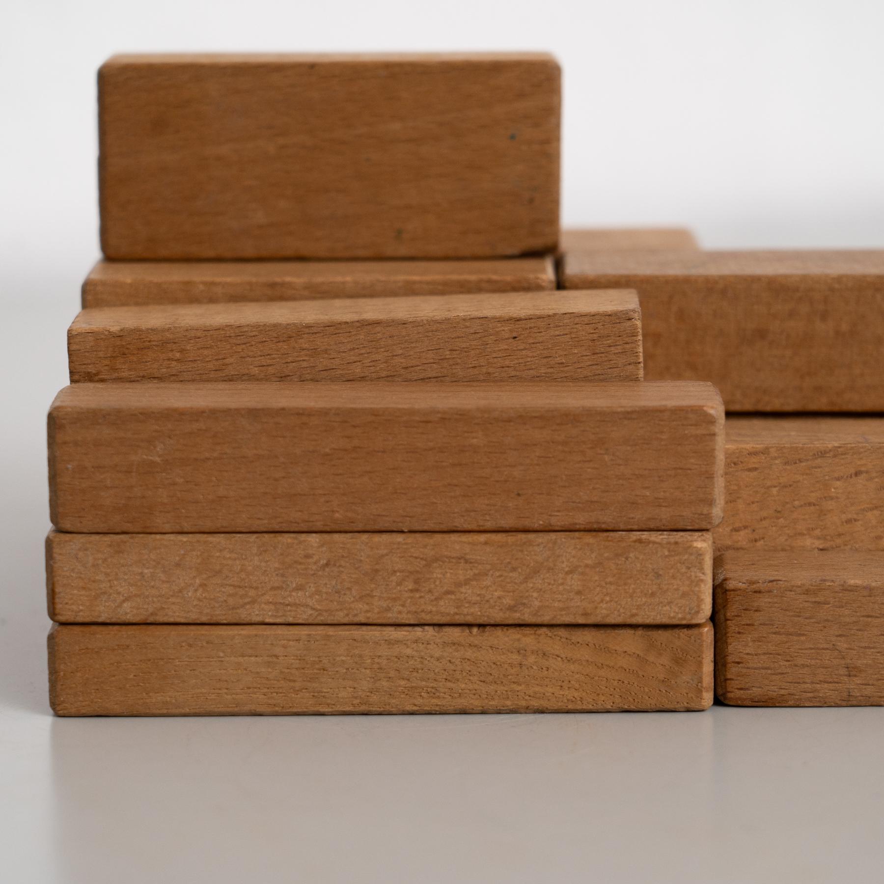 Set di modelli geometrici in legno, stile Bauhaus - Germania, circa 1940 in vendita 3