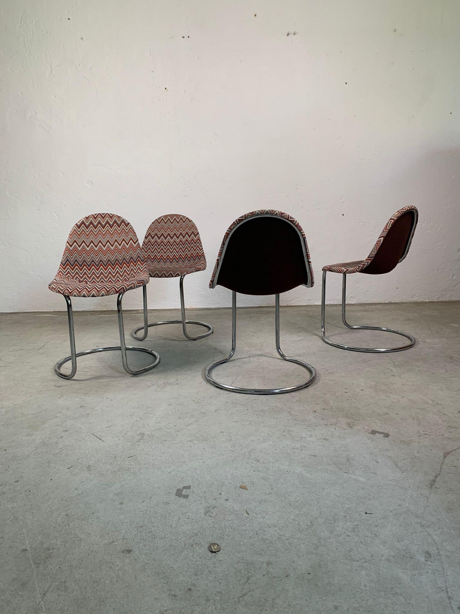 Set of wooden table and four Maya chairs by Giotto Stoppino for Bernini, 1970s 5