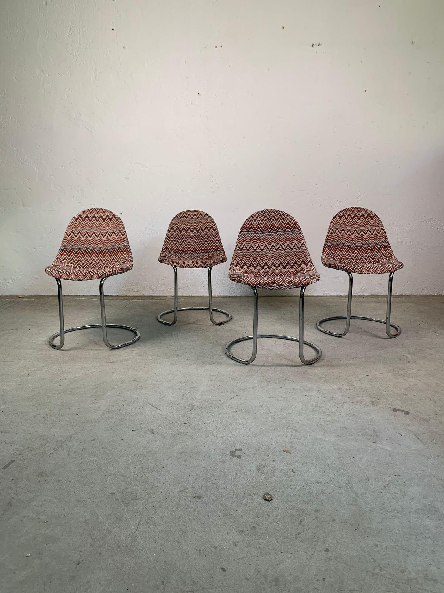 Set of wooden table and four Maya chairs by Giotto Stoppino for Bernini, 1970s 6