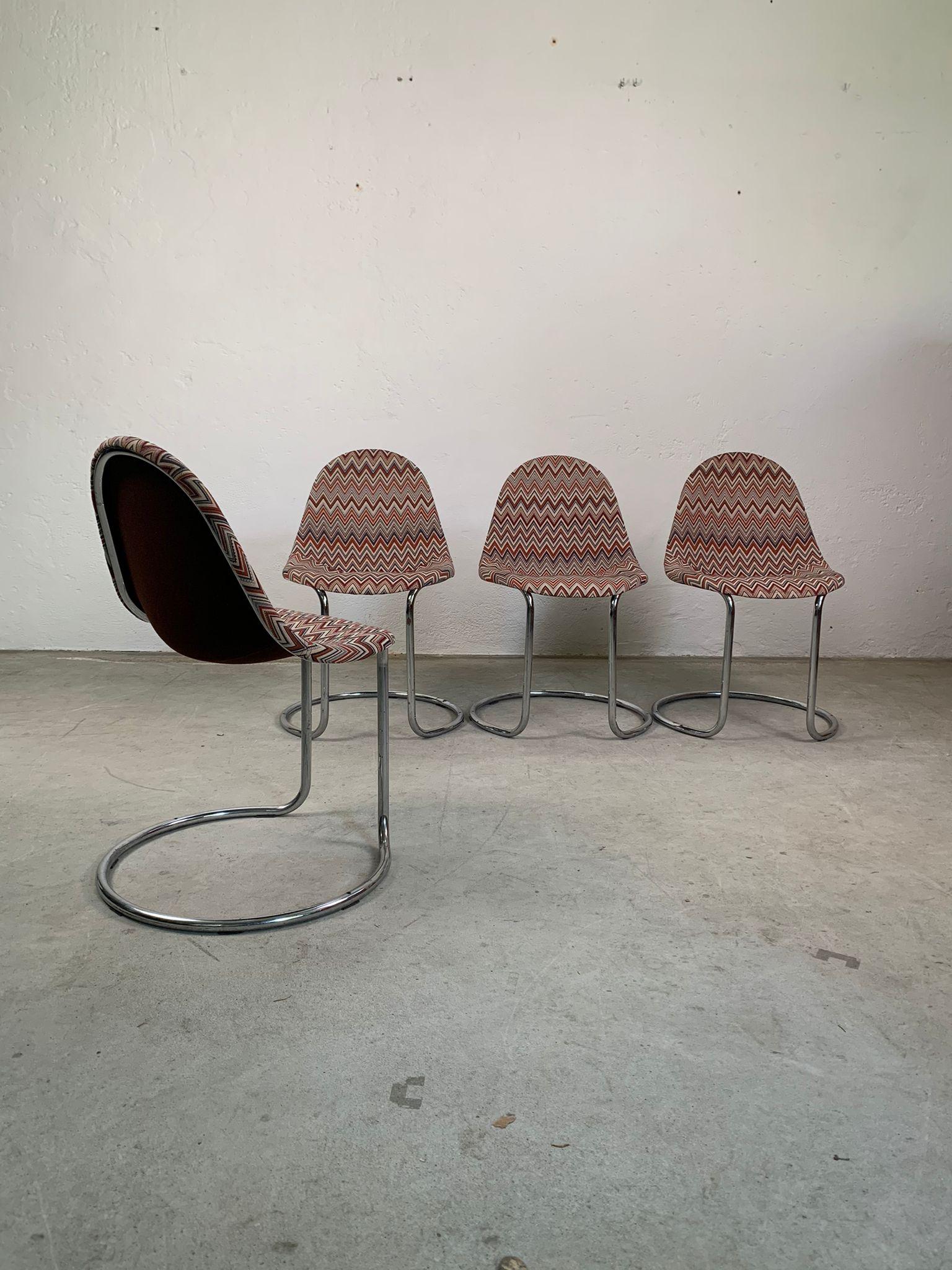 Set of wooden table and four Maya chairs by Giotto Stoppino for Bernini, 1970s 7