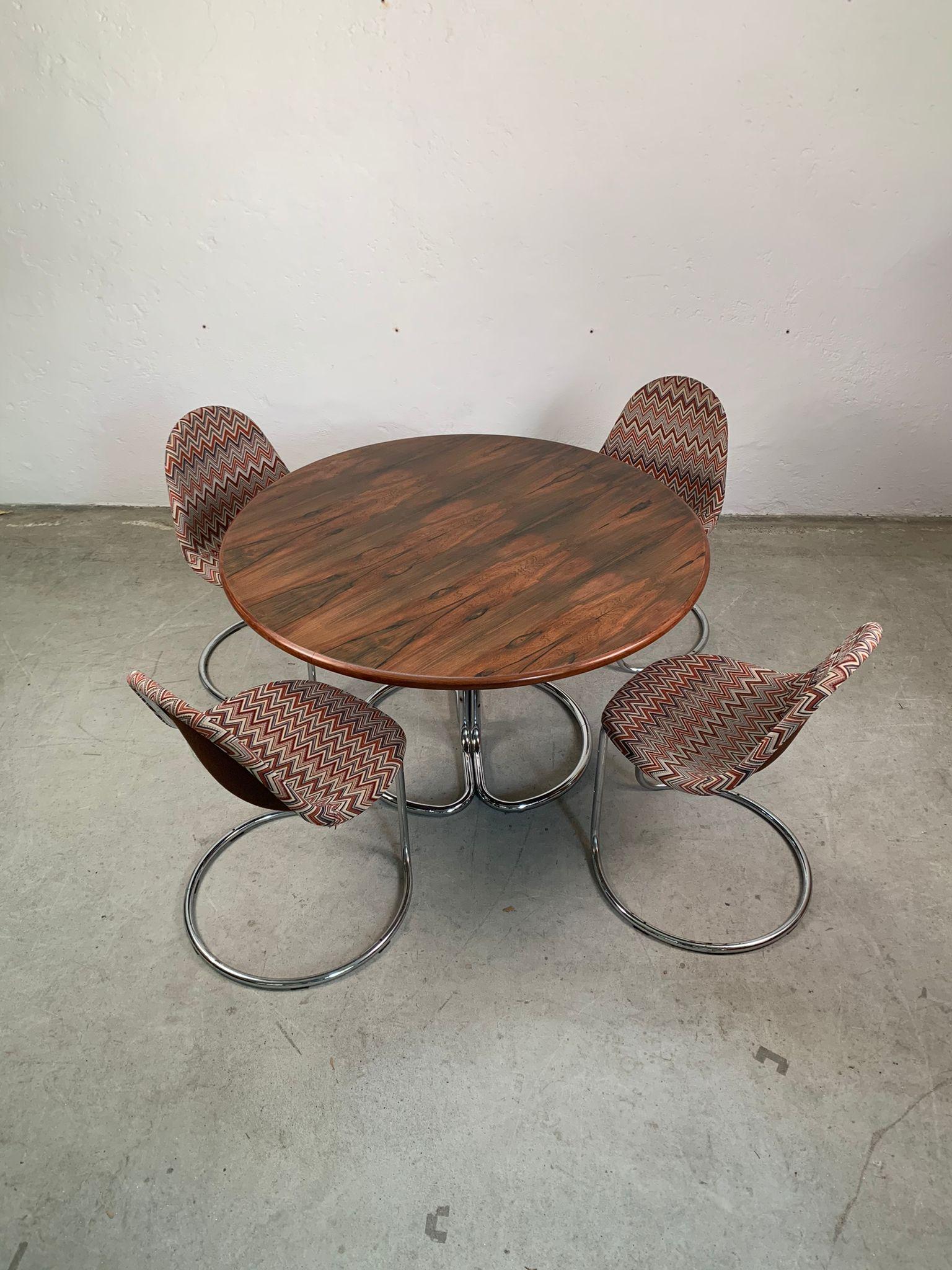 Mid-Century moderno Set of wooden table and four Maya chairs by Giotto Stoppino for Bernini, 1970s