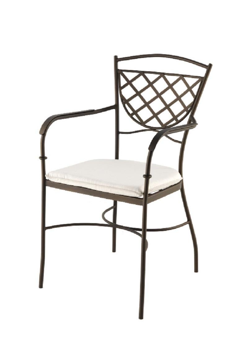 Set of Wrought Iron Dining Table and Armchairs, Garden or Patio Furniture In Excellent Condition For Sale In Miami, FL