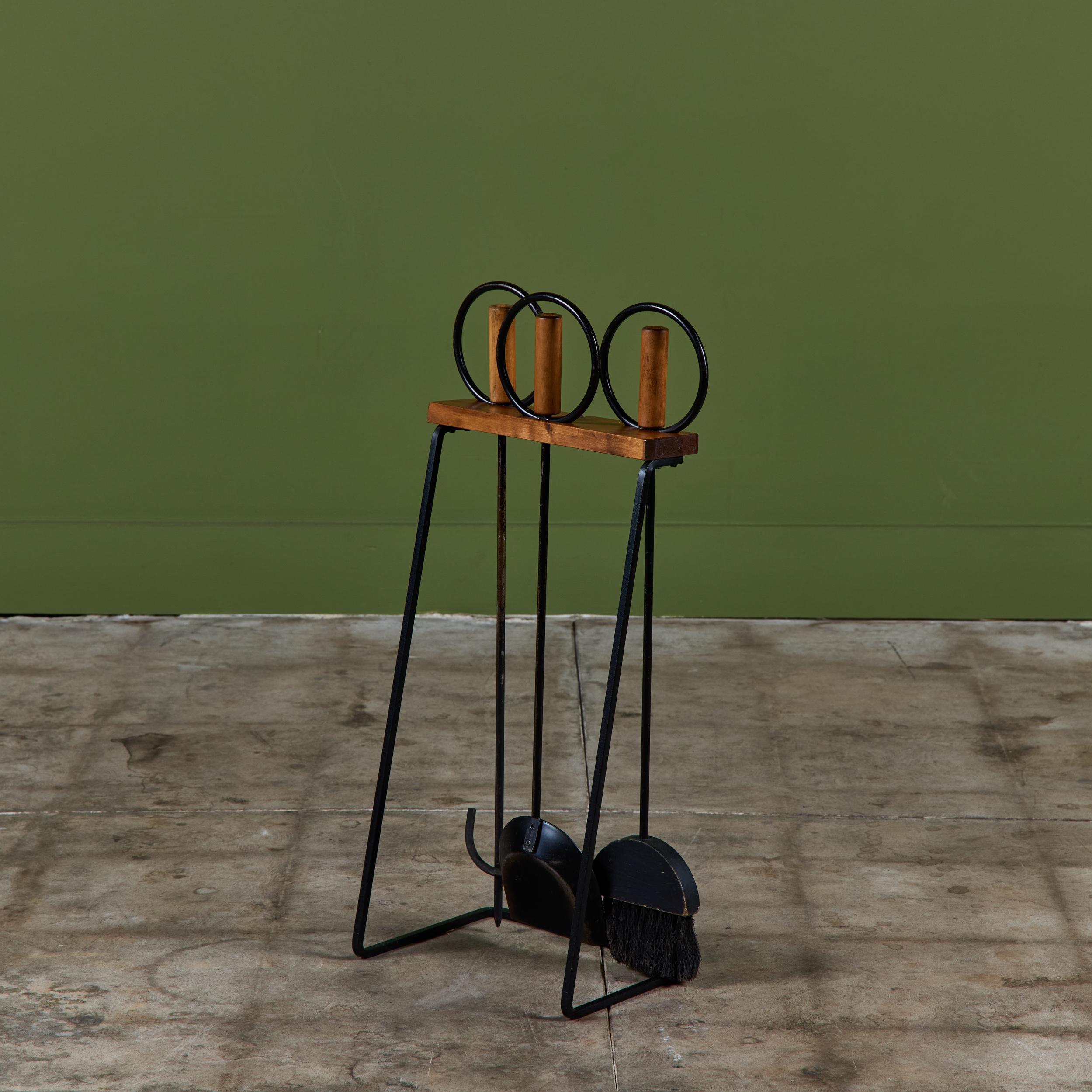 Set of Wrought Iron Fireplace Tools with Wood Handles In Good Condition For Sale In Los Angeles, CA