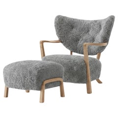 Set of Wulff Lounge Chair & Pouf in Sheepskin Scandinavian Grey 22 & Oak for &T