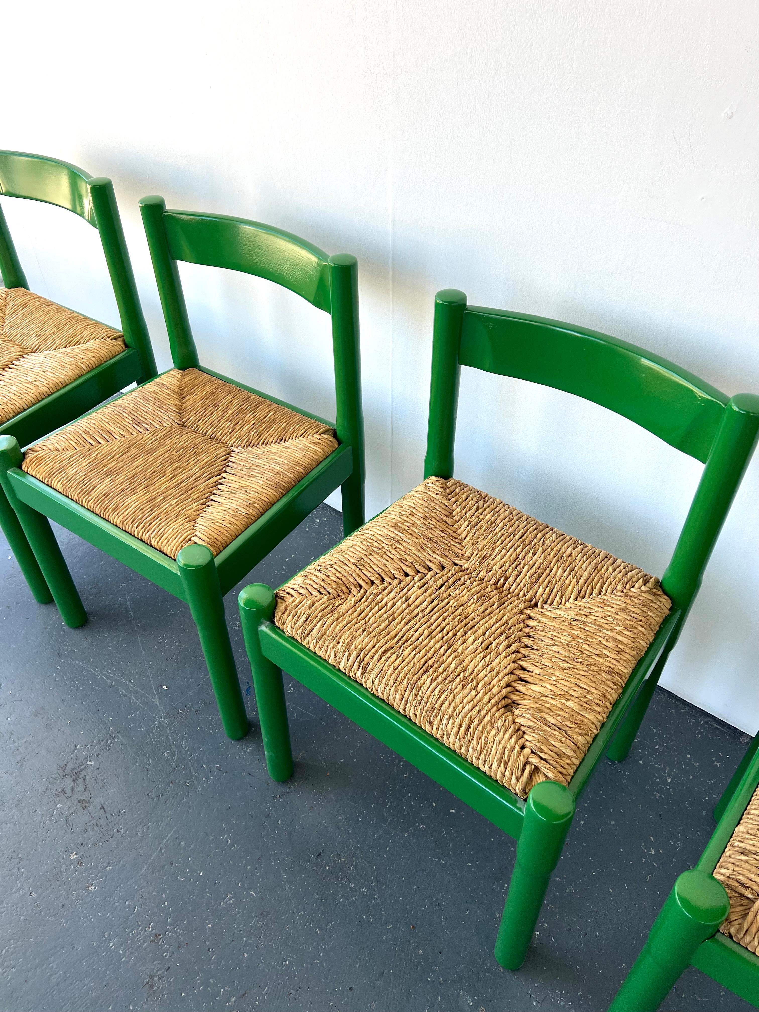 Set of x6 Glossy Green Carimate Carver Chairs by Vico Magistretti

The Carimate chair was born when Vico Magistretti (1920-2006) was conceiving designs for seating at the Carimate golf club in Italy in 1959. The design, which combines traditional