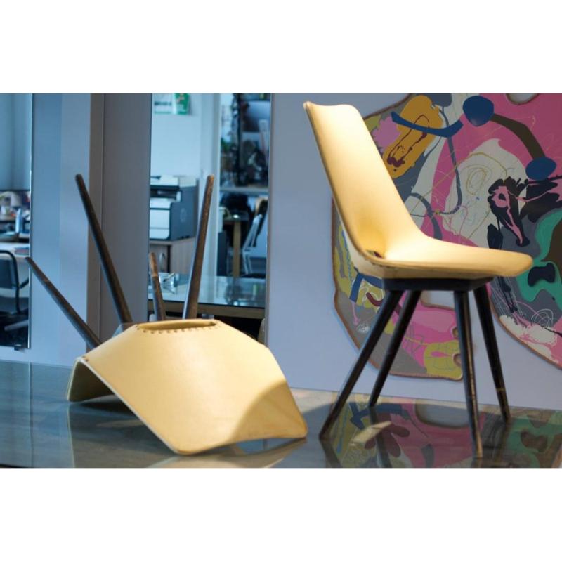 20ième siècle Ensemble de chaises jaunes par Pierre Guariche, années 1950 en vente