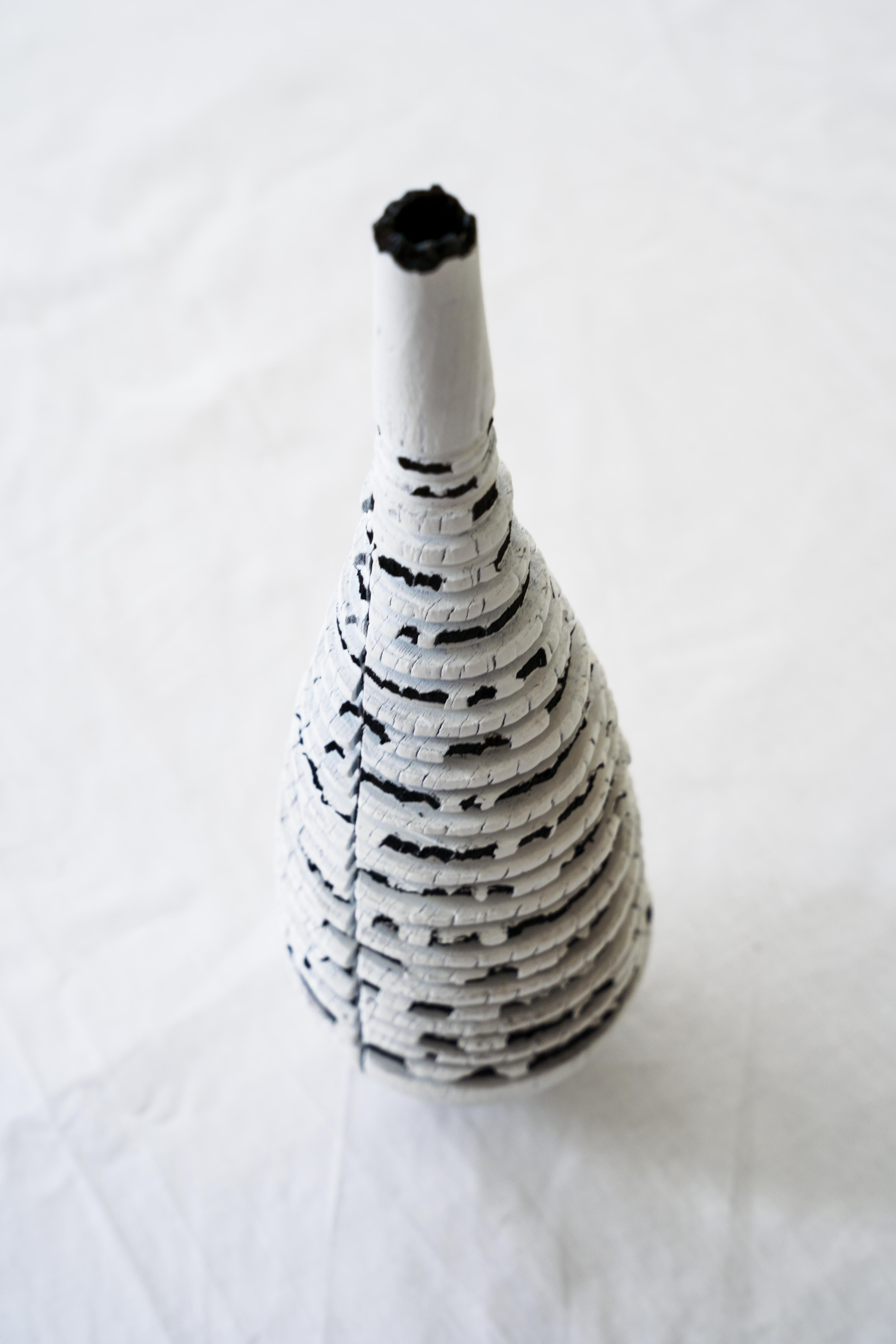 Set of Zebra Burnt Vase, Large White Vase and Small White Vase by Daniel Elkayam In New Condition For Sale In Geneve, CH