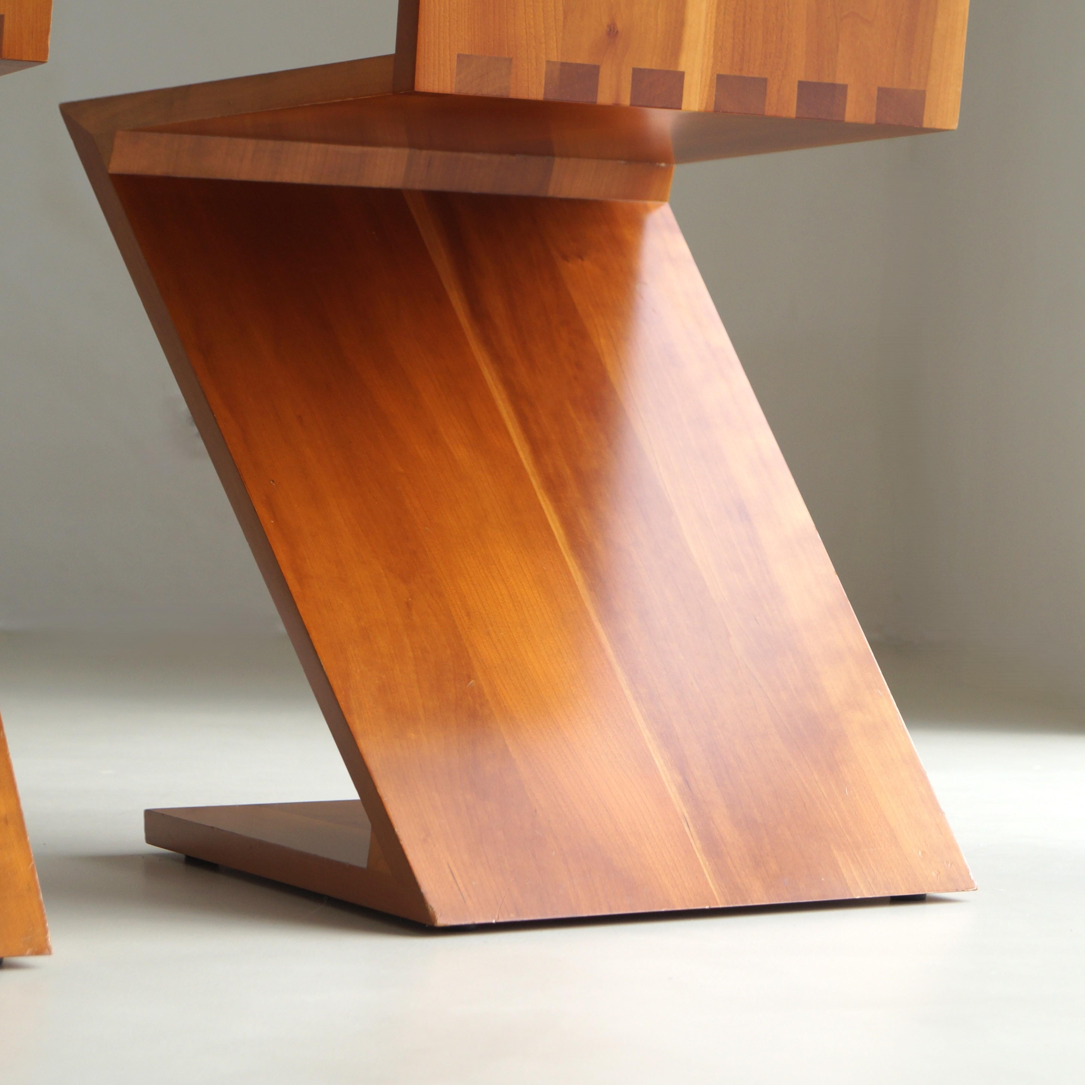 Set of Zig Zag chairs, design by Gerrit Rietveld, manufactured by Cassina, 1980s For Sale 9