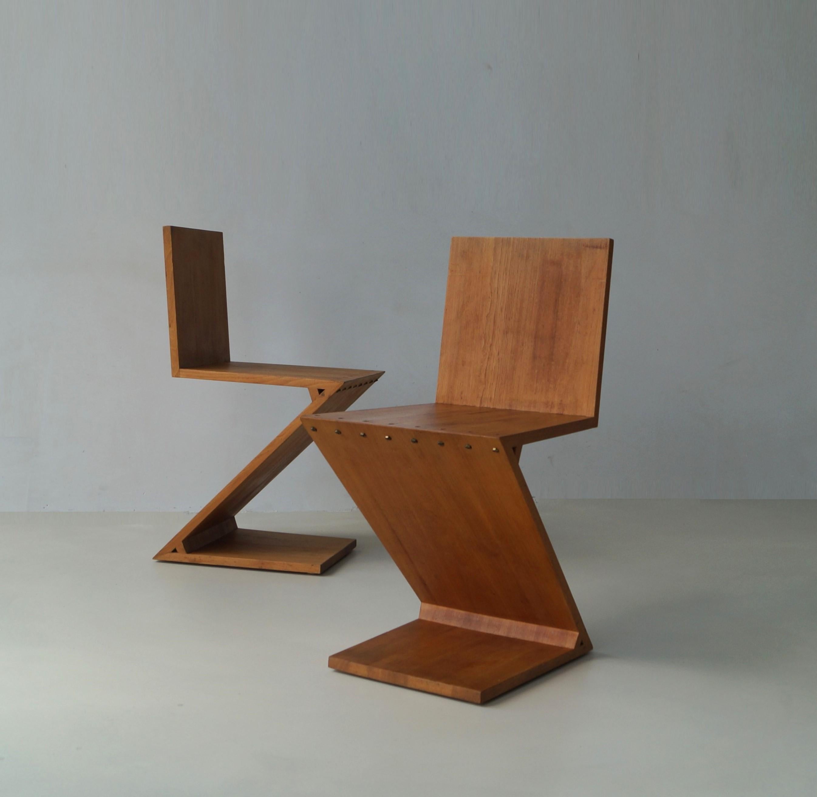 Fin du 20e siècle Ensemble de chaises Zig Zag de G. Rietveld, fabriquées G.A. van de Groenekan en vente