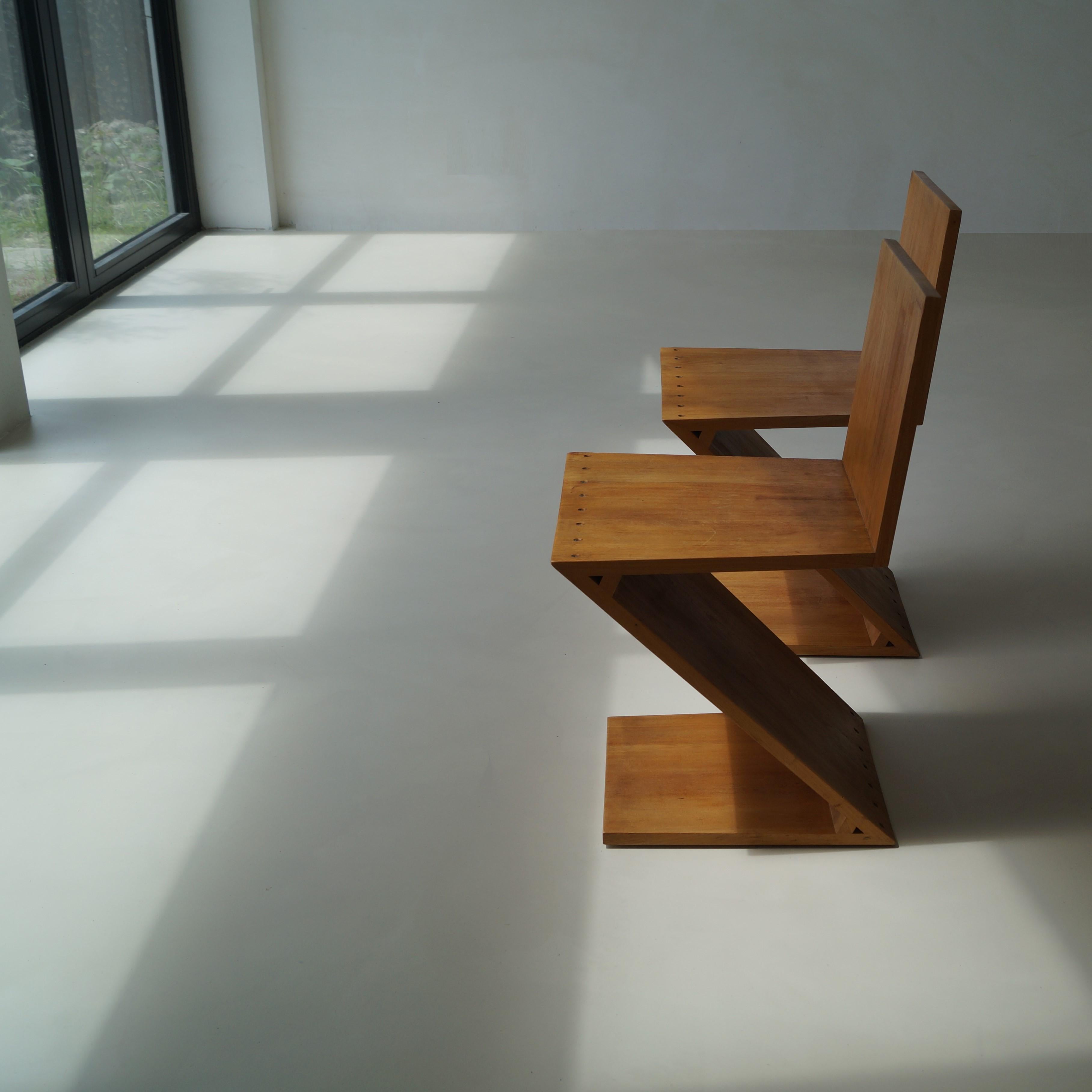 Fait main Ensemble de chaises Zig Zag de G. Rietveld, fabriquées G.A. van de Groenekan en vente
