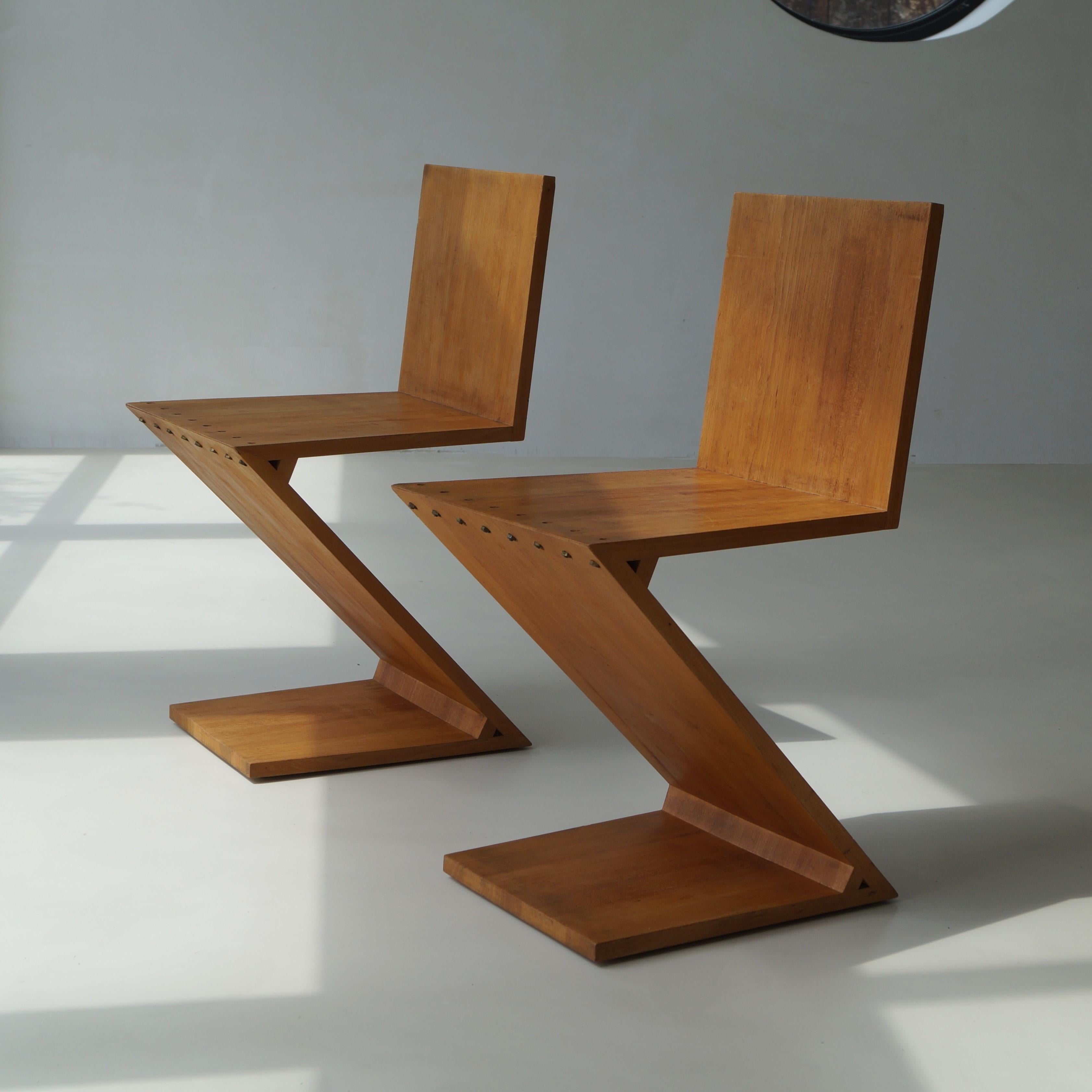 Ensemble de chaises Zig Zag de G. Rietveld, fabriquées G.A. van de Groenekan Bon état - En vente à EVERDINGEN, NL