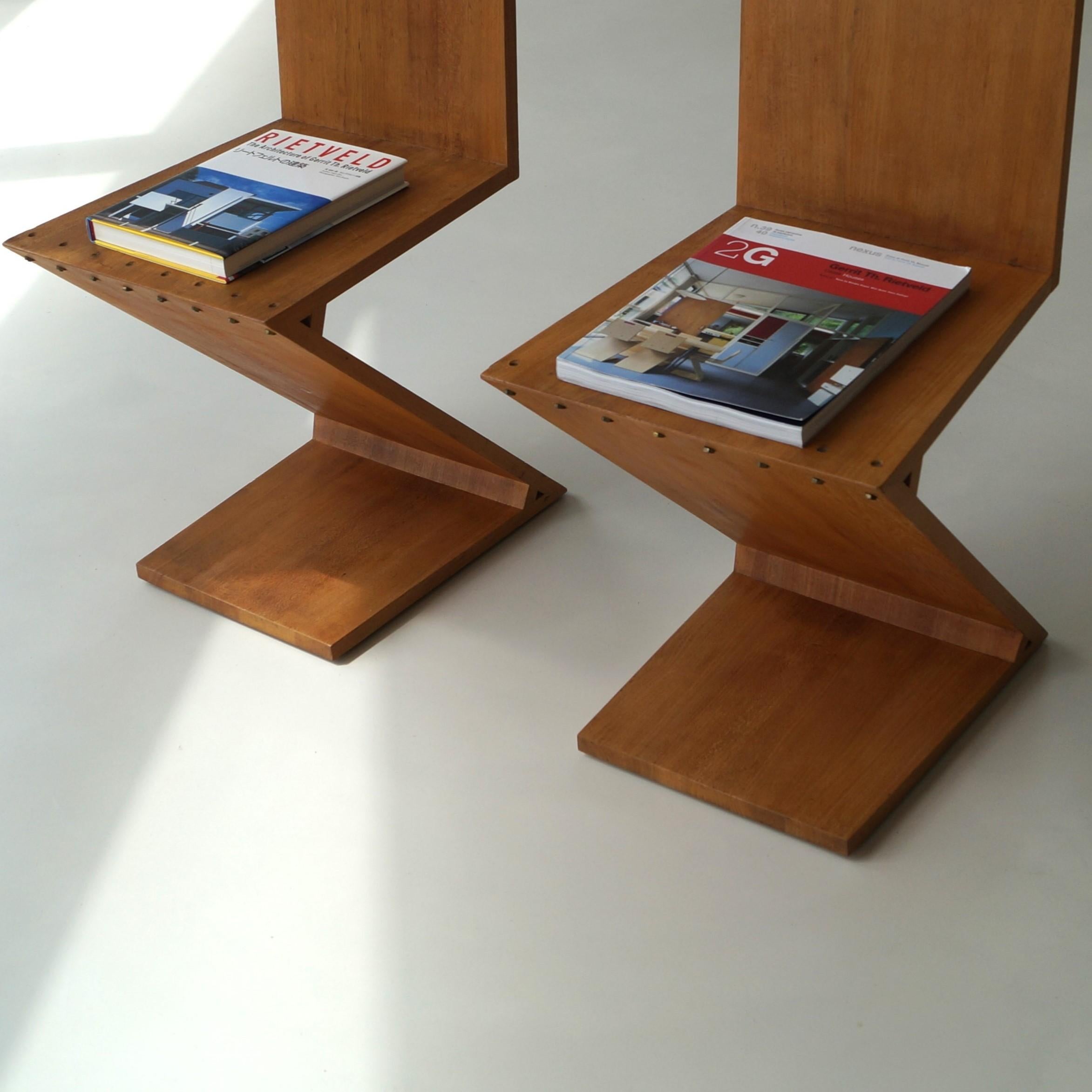 Ensemble de chaises Zig Zag de G. Rietveld, fabriquées G.A. van de Groenekan en vente 1