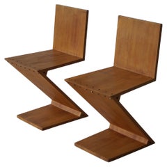 Vintage Set of richly provenanced G. Rietveld Zig Zag chairs, made G.A. van de Groenekan