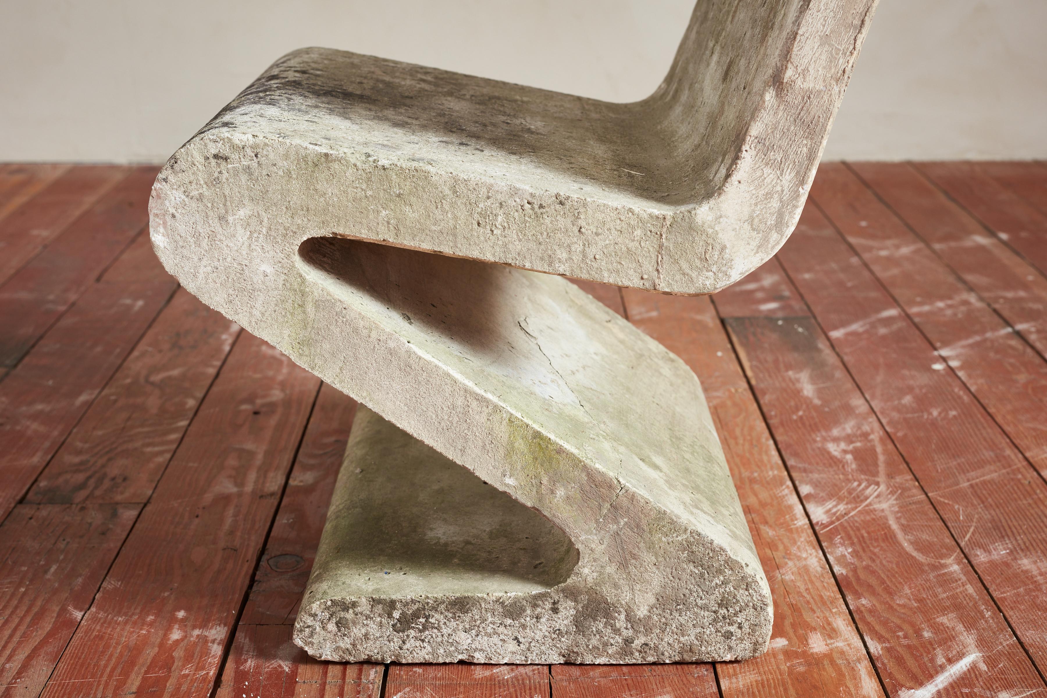 Ensemble de chaises et table en béton Zig Zag en vente 1