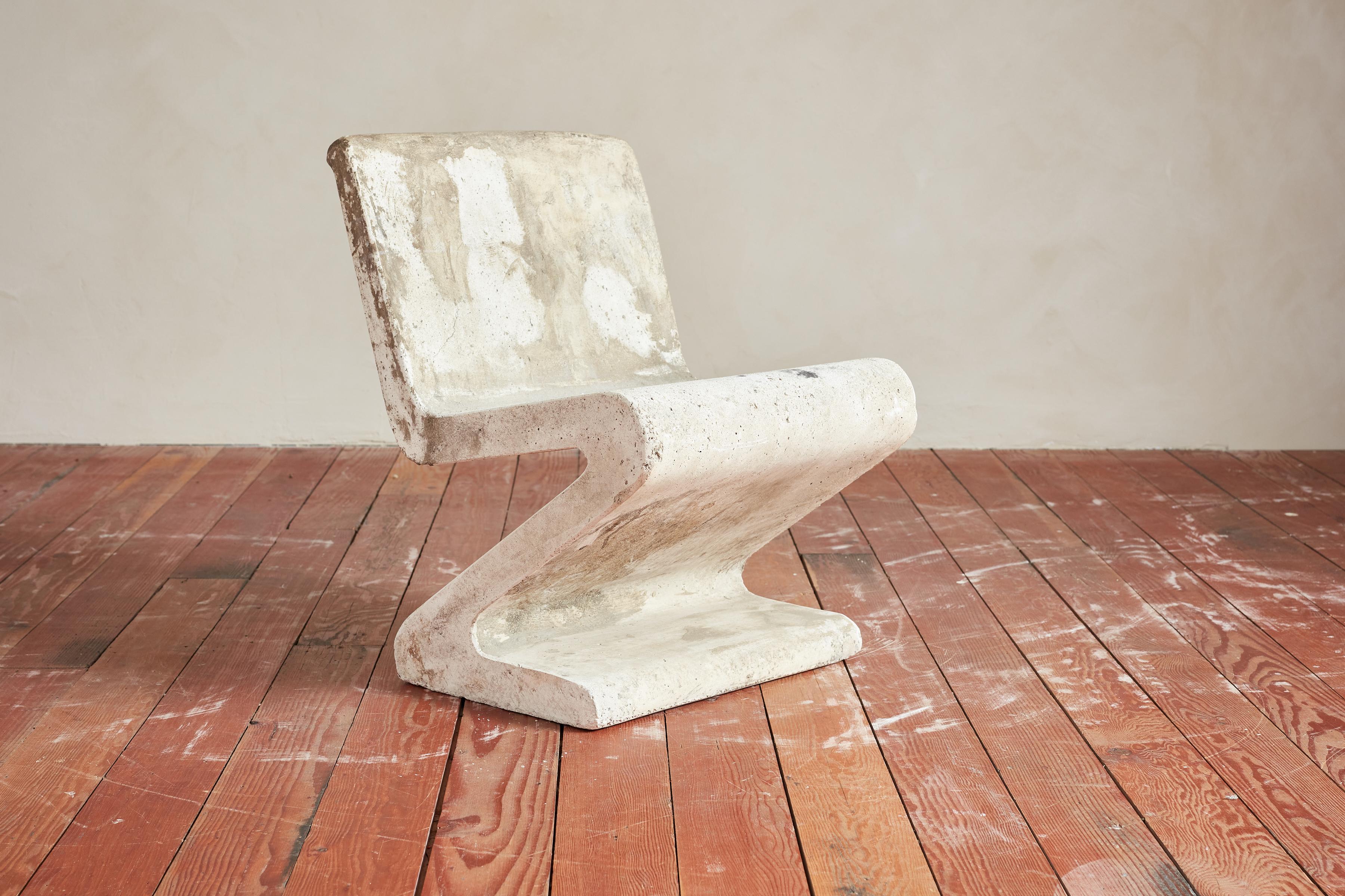 Ensemble de chaises et table en béton Zig Zag en vente 2