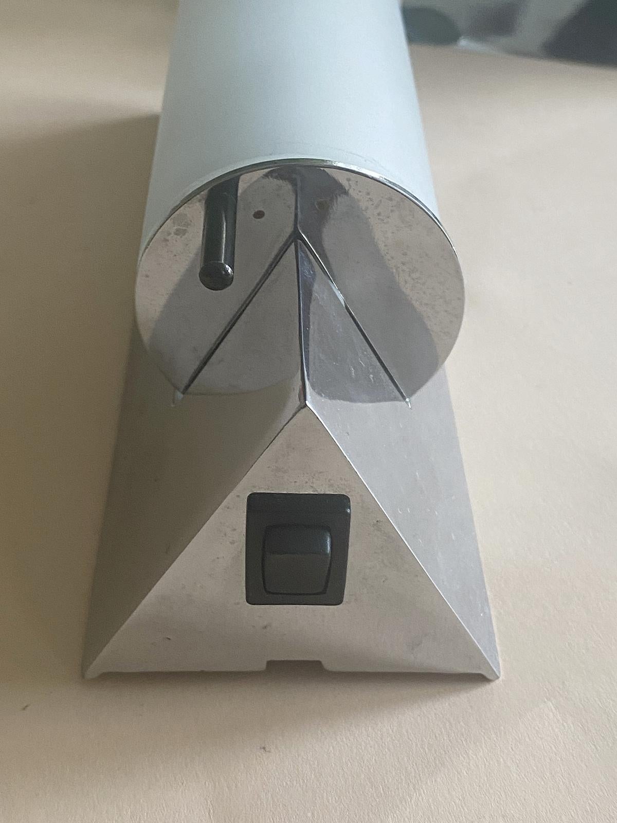 Verre opalin Ensemble de 2 lampes murales Stilio par Segno Milano, Italie, années 1990 en vente
