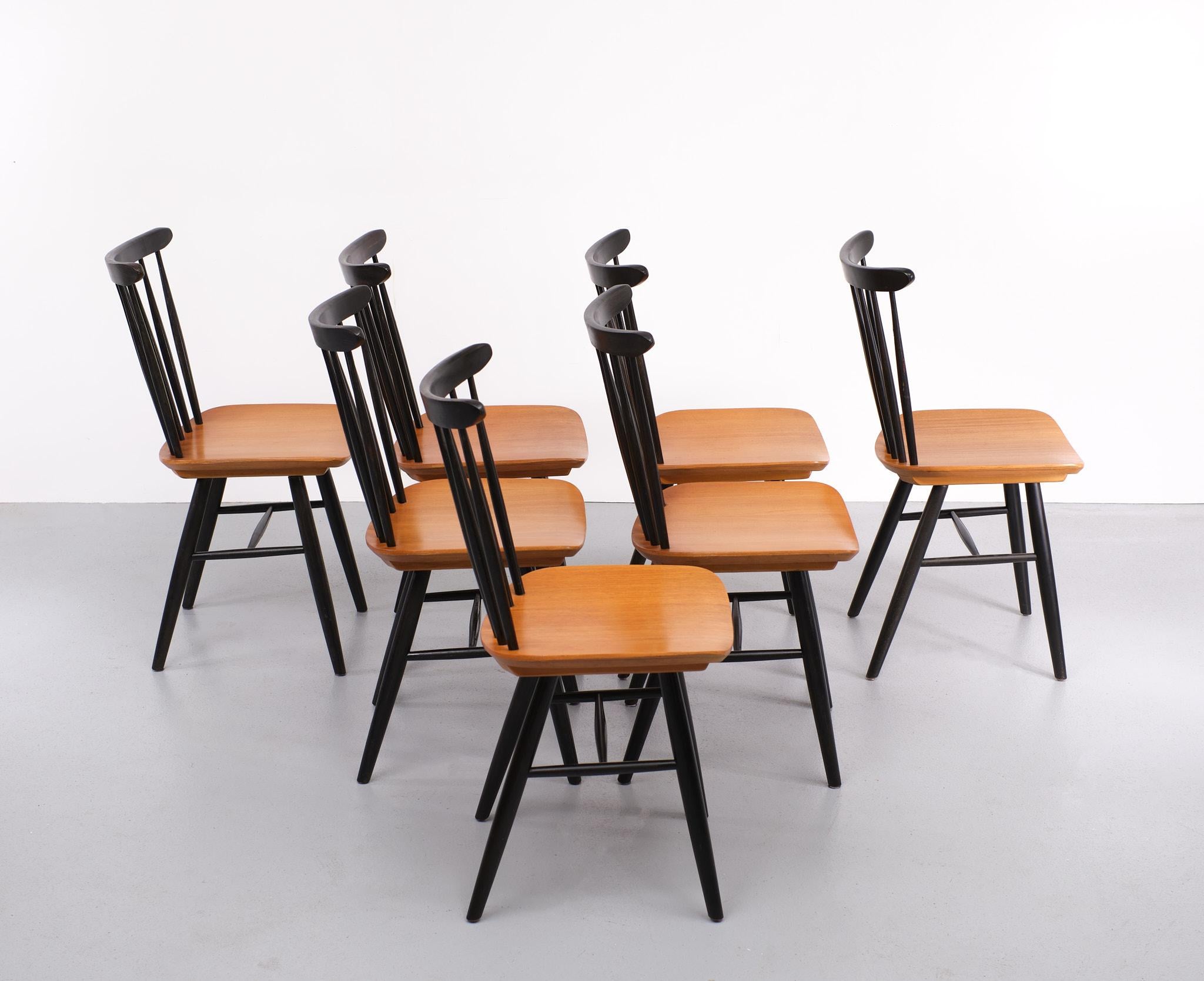 Finnish Set off 7 Spindle Back Dining Chairs, 1960s