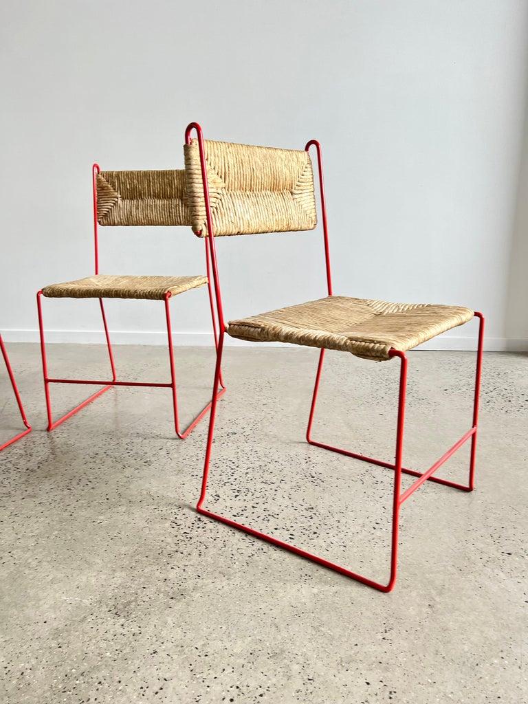 Mid-Century Modern Ensemble de quatre chaises de salle à manger françaises par Pirelli Atelier  en vente