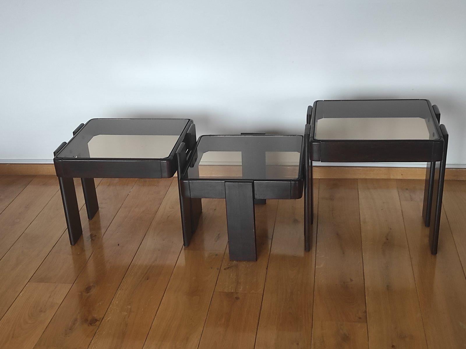 Set di tre tavolini da salotto Gianfranco Frattini anni '70 in vendita 6