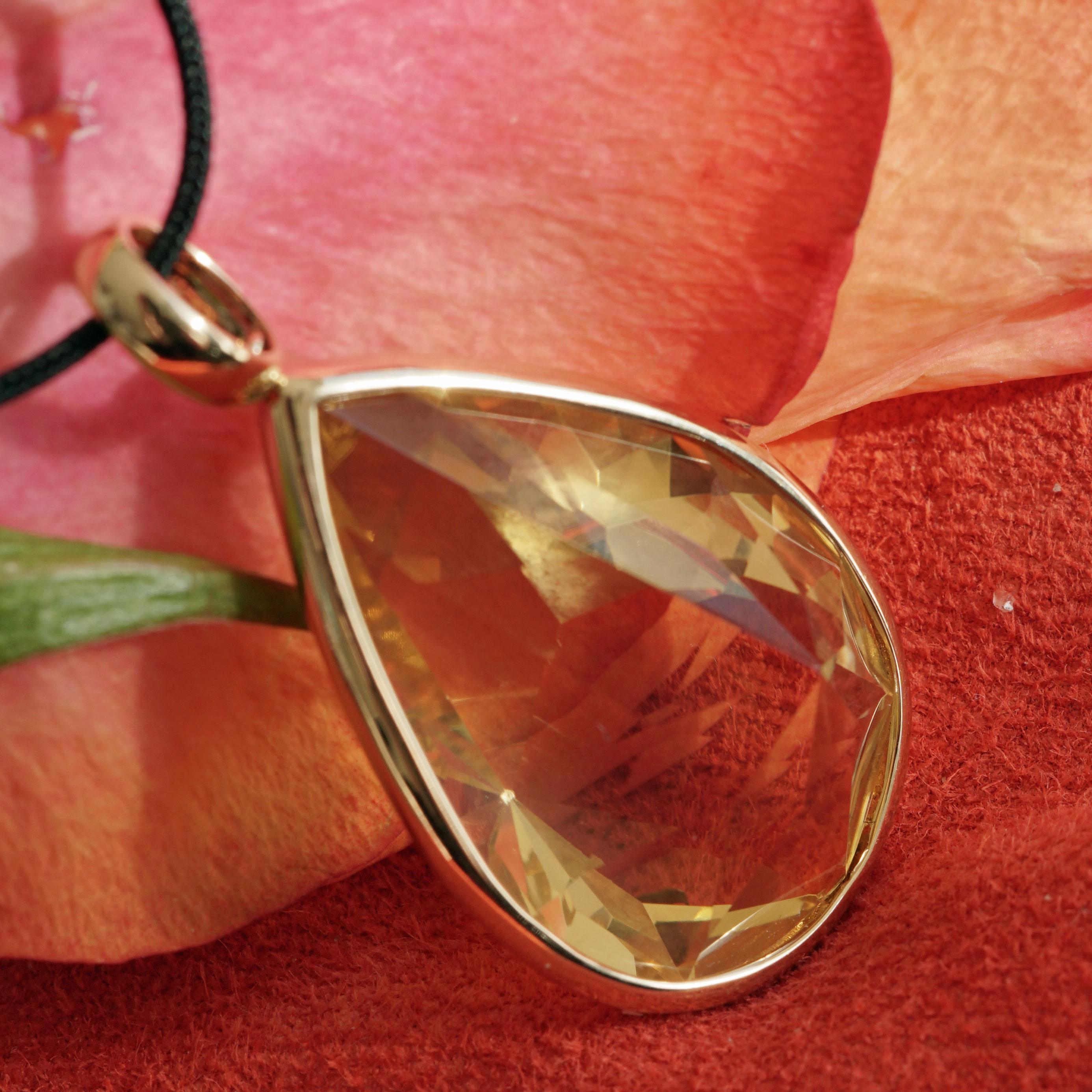 Pear Cut Italian made Pendant Cool Design Set on Both Sides Citrine 32 Carat 40x18x25 mm For Sale