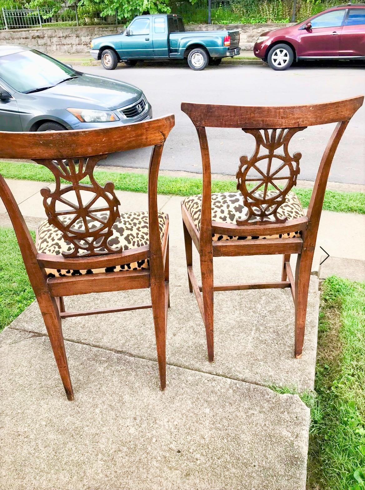 Set or Pair of Italian Neoclassical  Directoire Fruitwood Klismos Side Chairs In Fair Condition For Sale In Nashville, TN