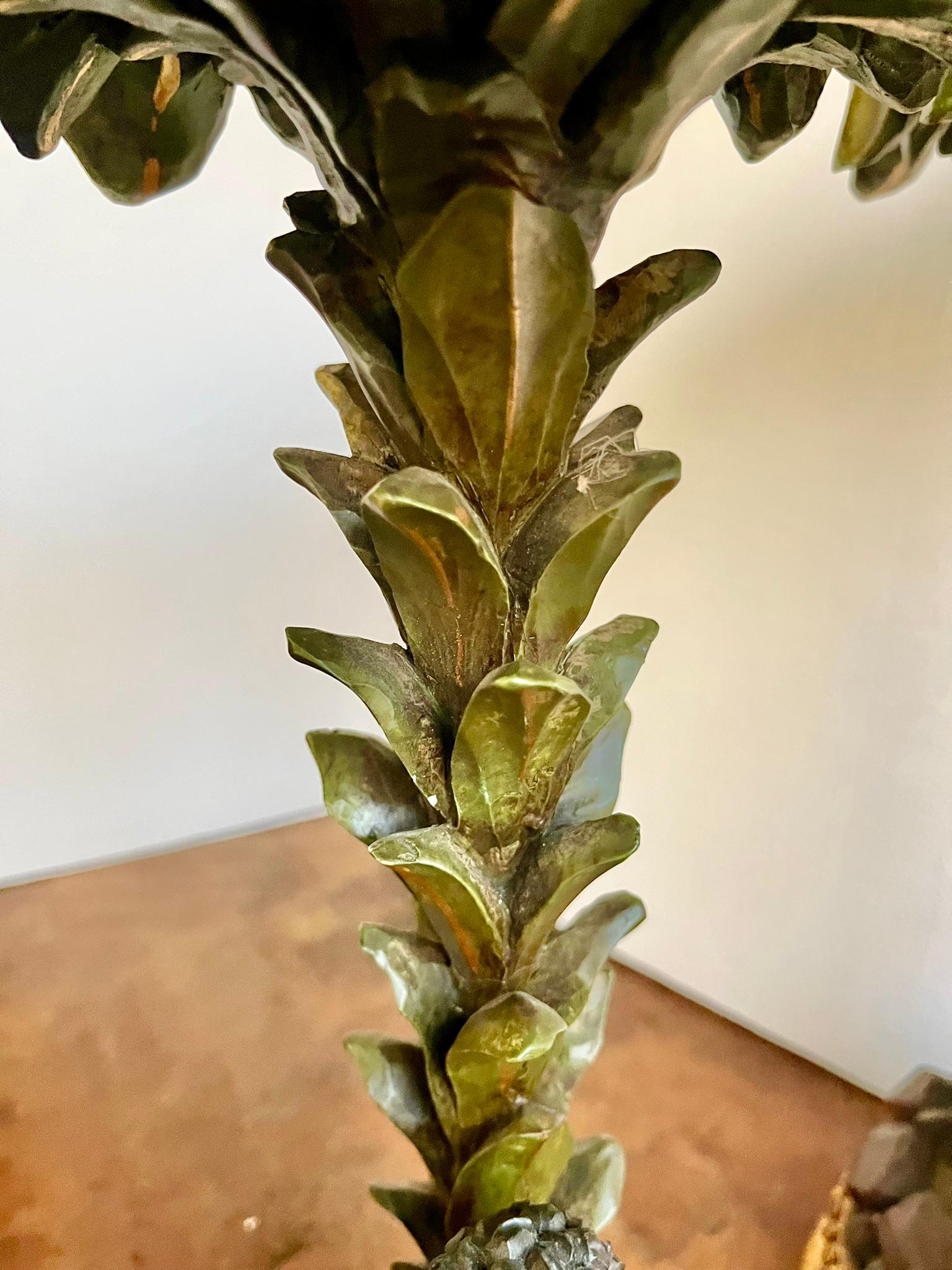 Set di sculture a forma di palma con figure di suonatori di tromba in vendita 4