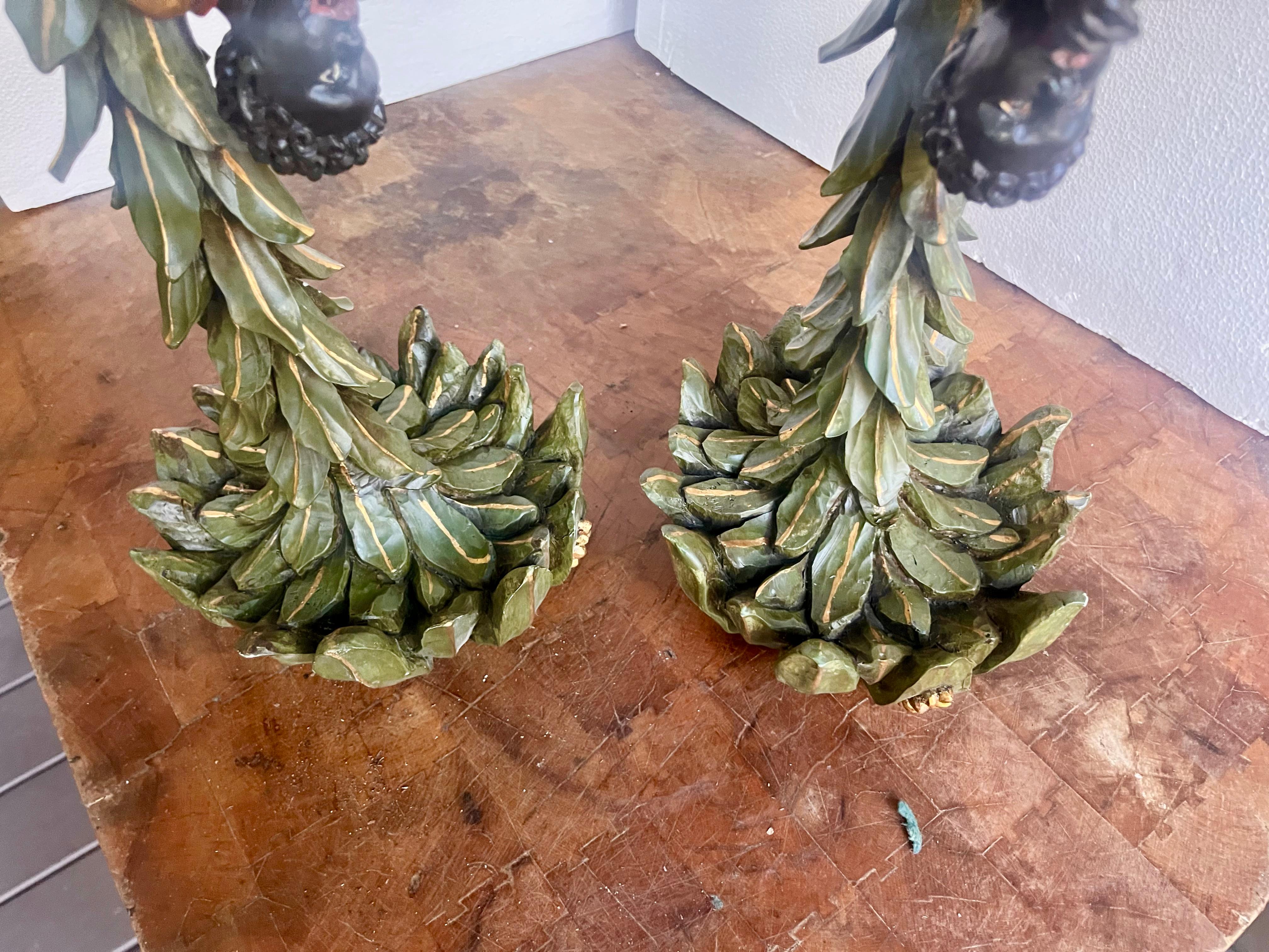 Set di sculture a forma di palma con figure di suonatori di tromba in vendita 1