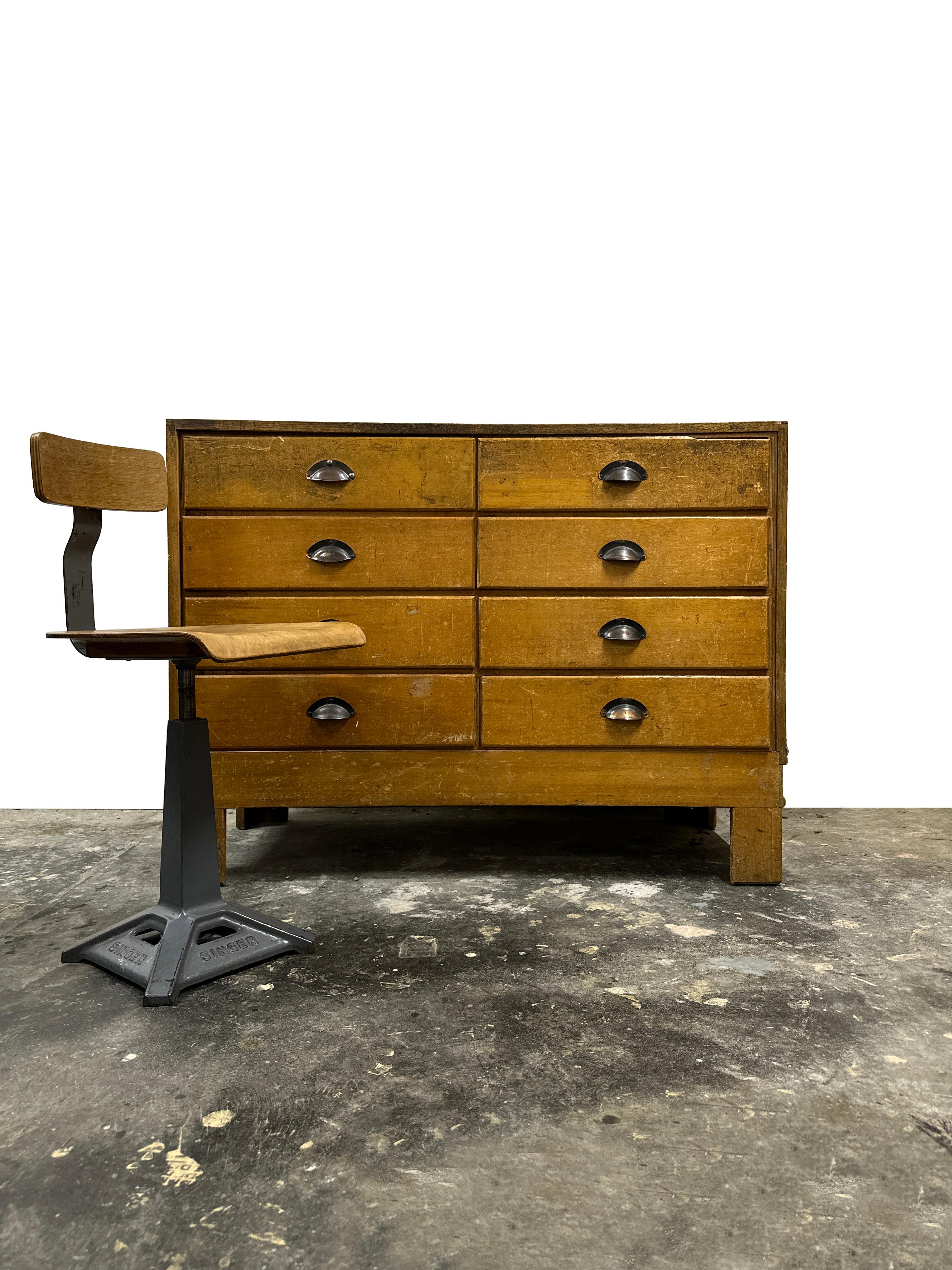 20th Century Set Original Vintage Industrial Factory Machinist Singer Sewing Chairs Stool For Sale