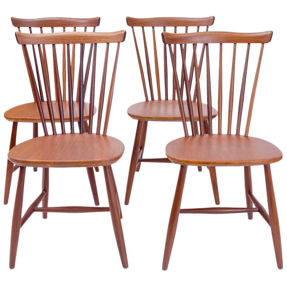 Dutch Vintage Set Pastoe 1960s Peg Chairs in Teak For Sale