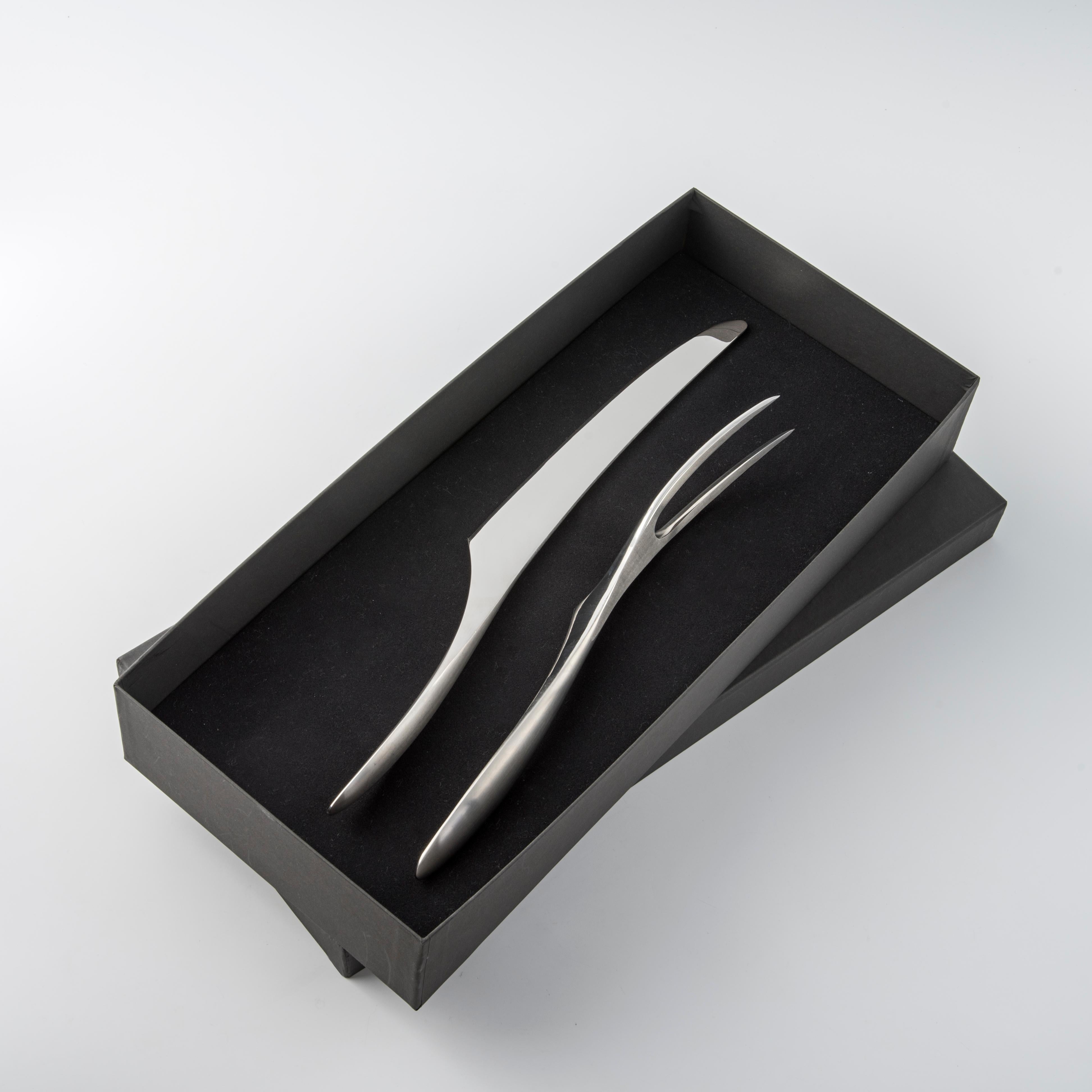 Modern KOSMO1 Roast Set in Forged Stainless Steel Elegance, Functionality at the Table For Sale