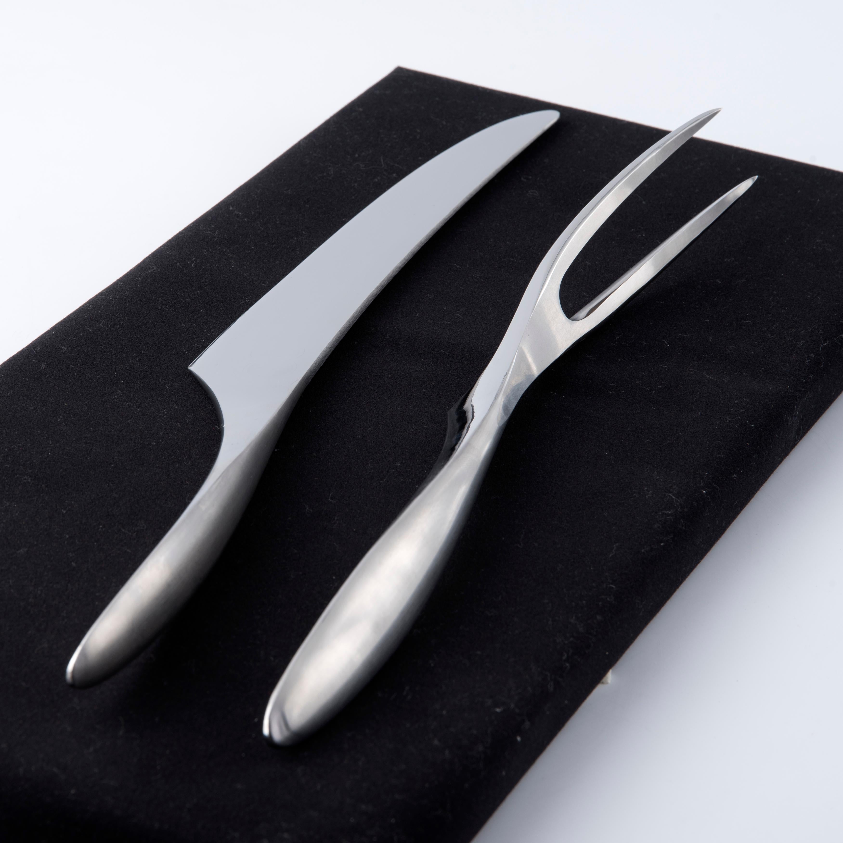 KOSMO1 Roast Set in Forged Stainless Steel Elegance, Functionality at the Table For Sale 2