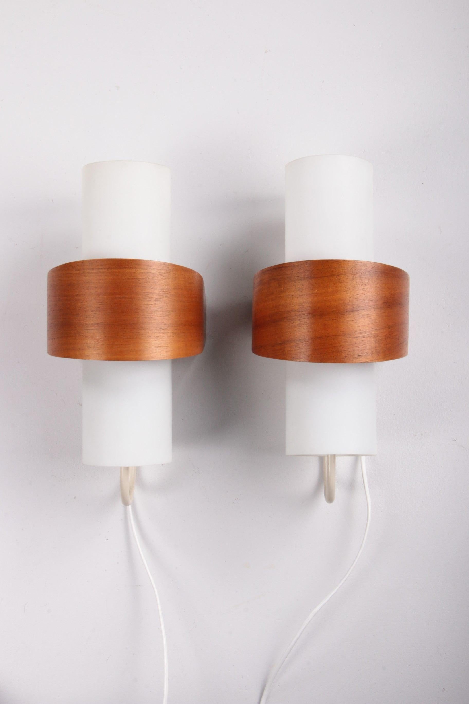 Set Philips Wall lamps Design by Louis Kalff Model NX40, the Netherlands For Sale 6