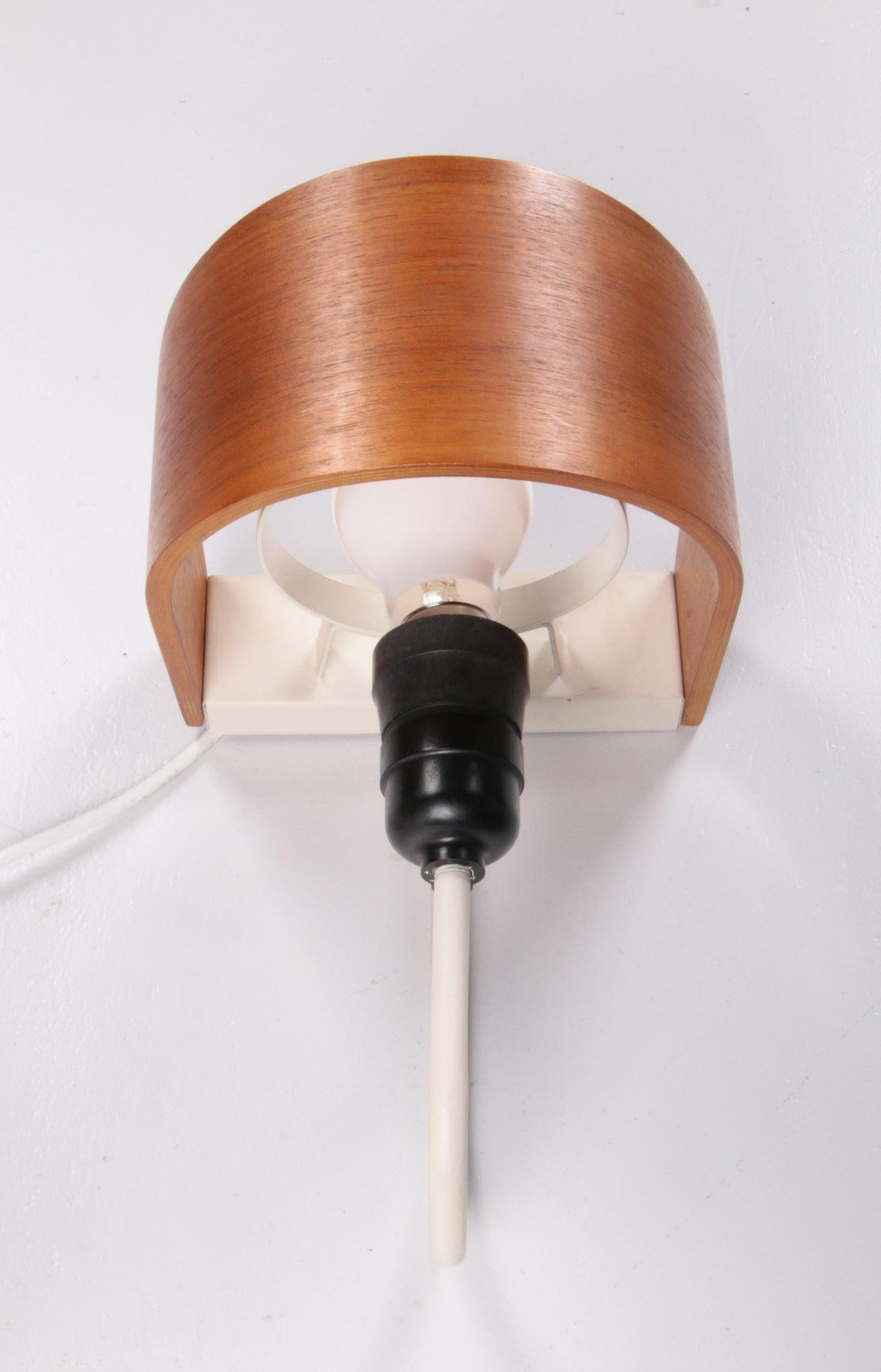 Néerlandais Ensemble de lampes murales Philips conçues par Louis Kalff, modèle NX40, Pays-Bas en vente