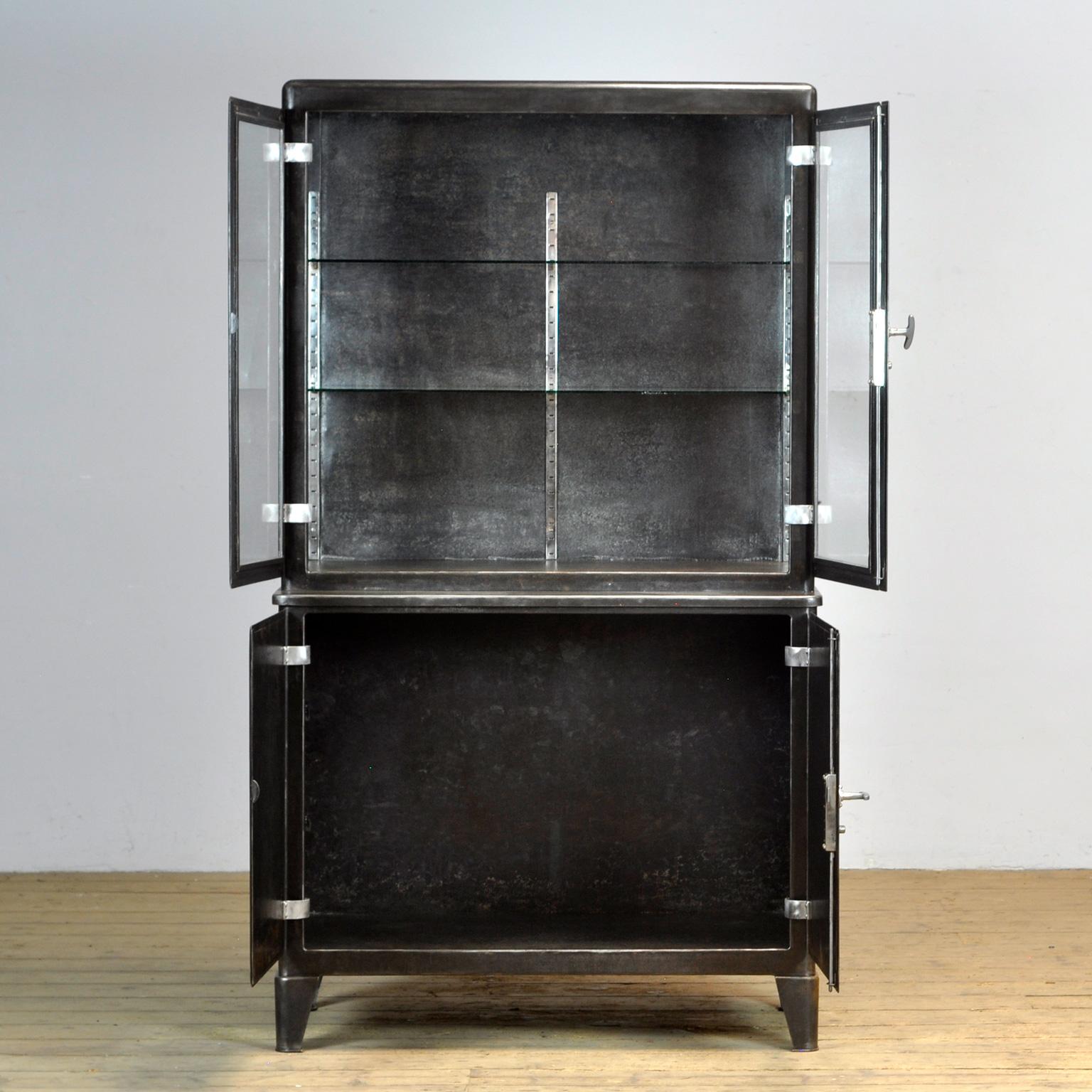 Set Polished Medical Cabinets, 1930’s In Good Condition For Sale In Amsterdam, Noord Holland