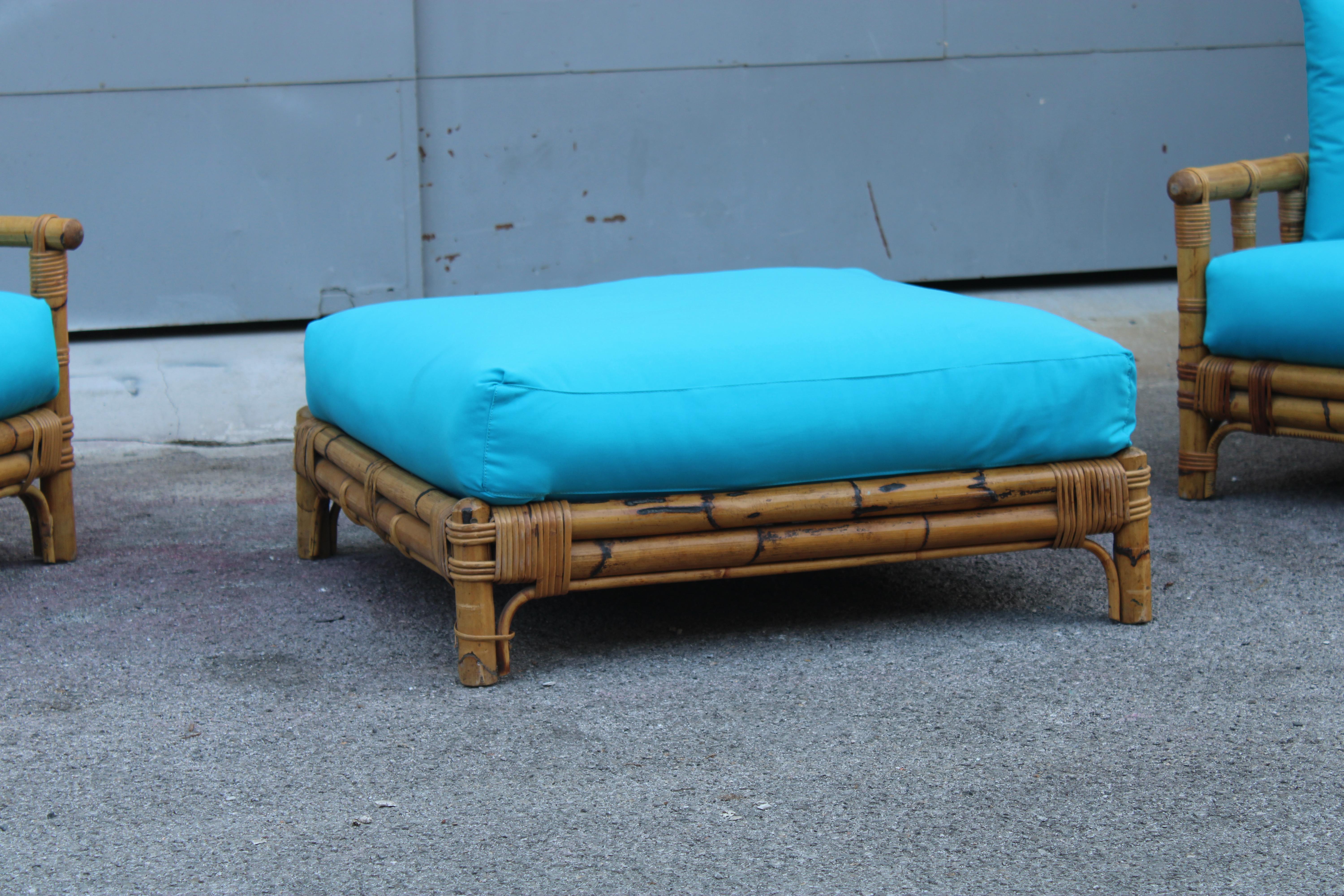 Mid-Century moderno Set Poltrone Ming con Pouf Colin Morrow per Vivai del Sud 1970 Italia Azzurro in vendita