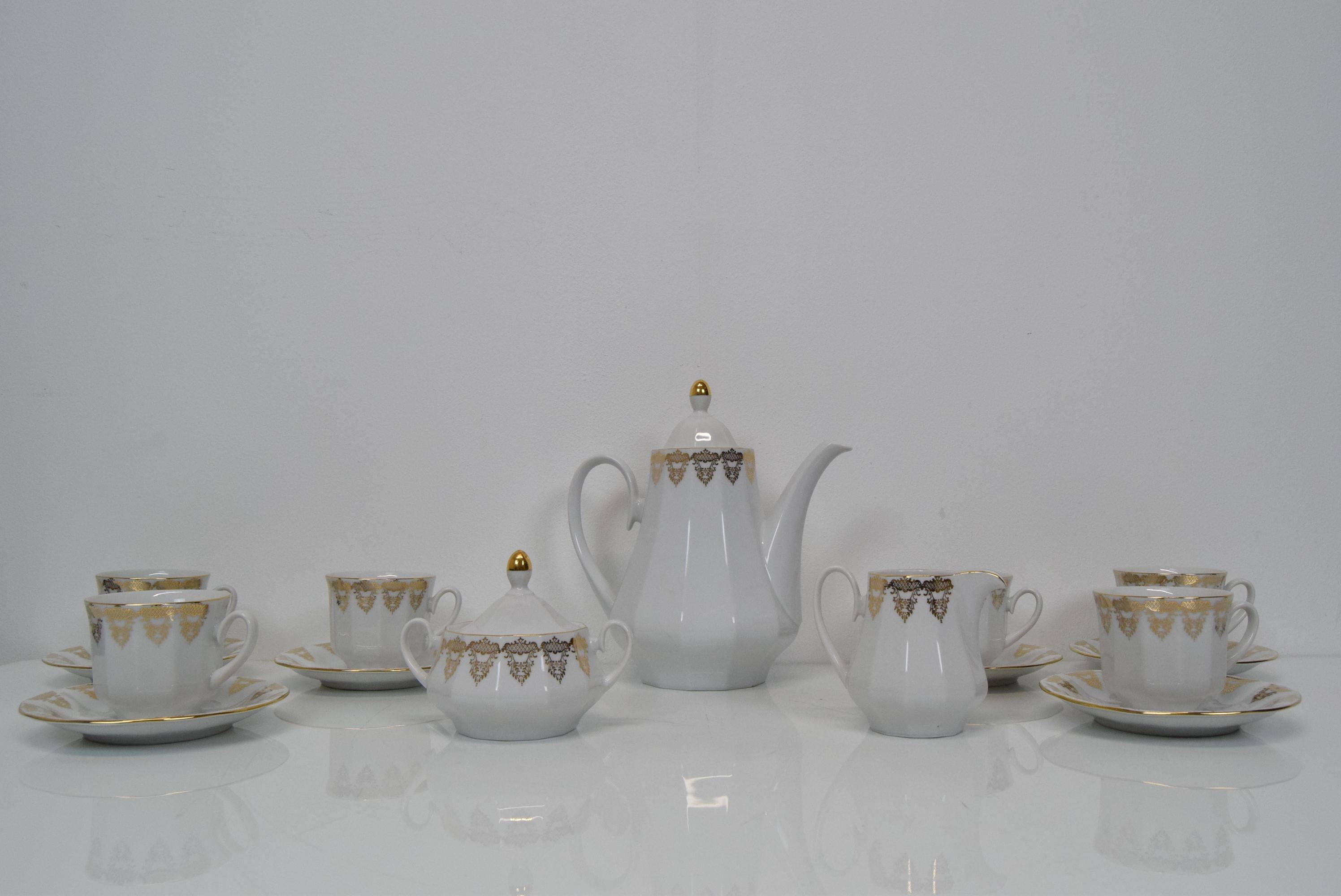 Porzellan- für Tee oder Kaffee, Carlsbad-Porzellan von Company Epiag D.F (Moderne der Mitte des Jahrhunderts) im Angebot