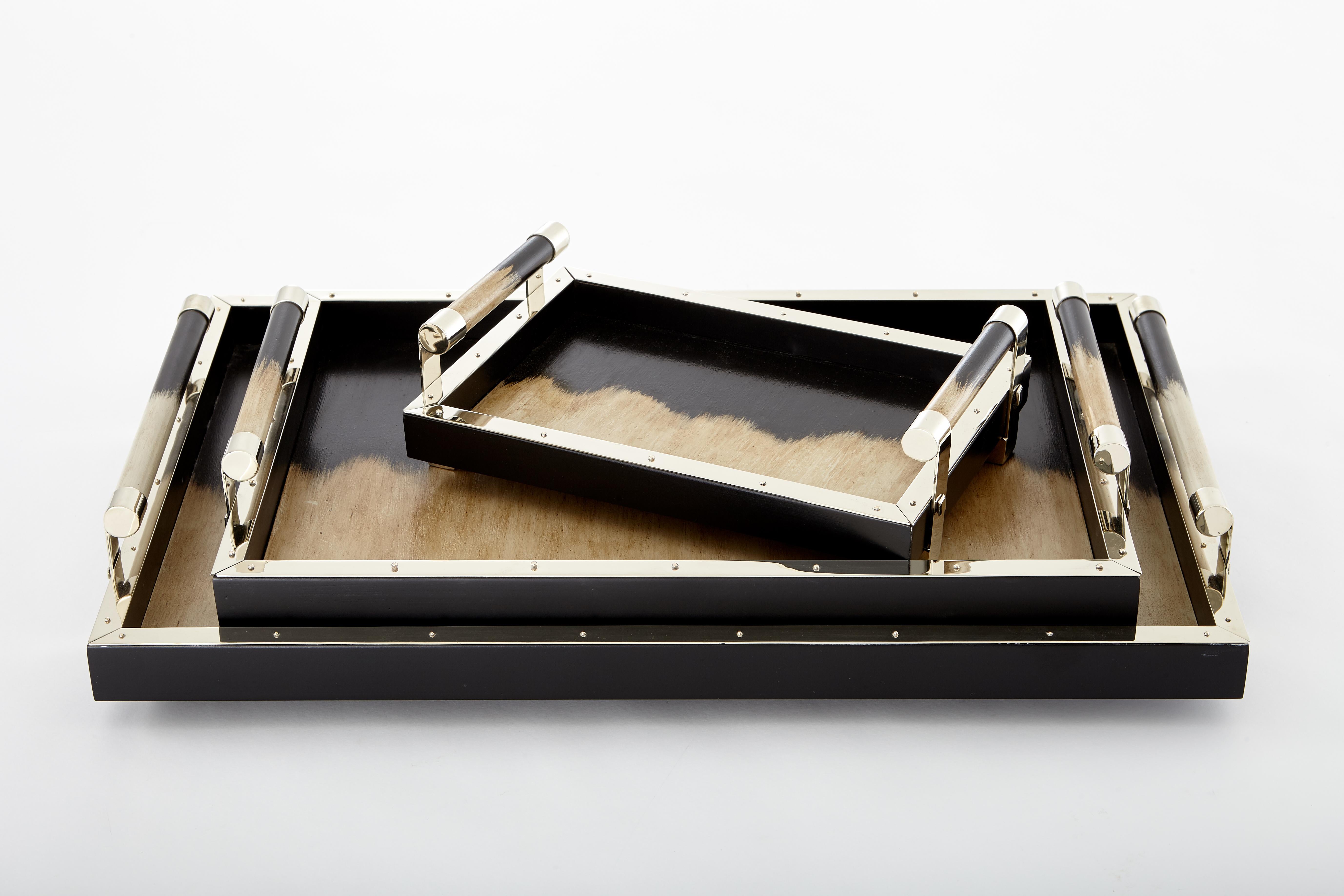 Set PORTEÑO Klein, Mittel Schwarz & Creme Handbemalte Holz Tabletts (21. Jahrhundert und zeitgenössisch) im Angebot