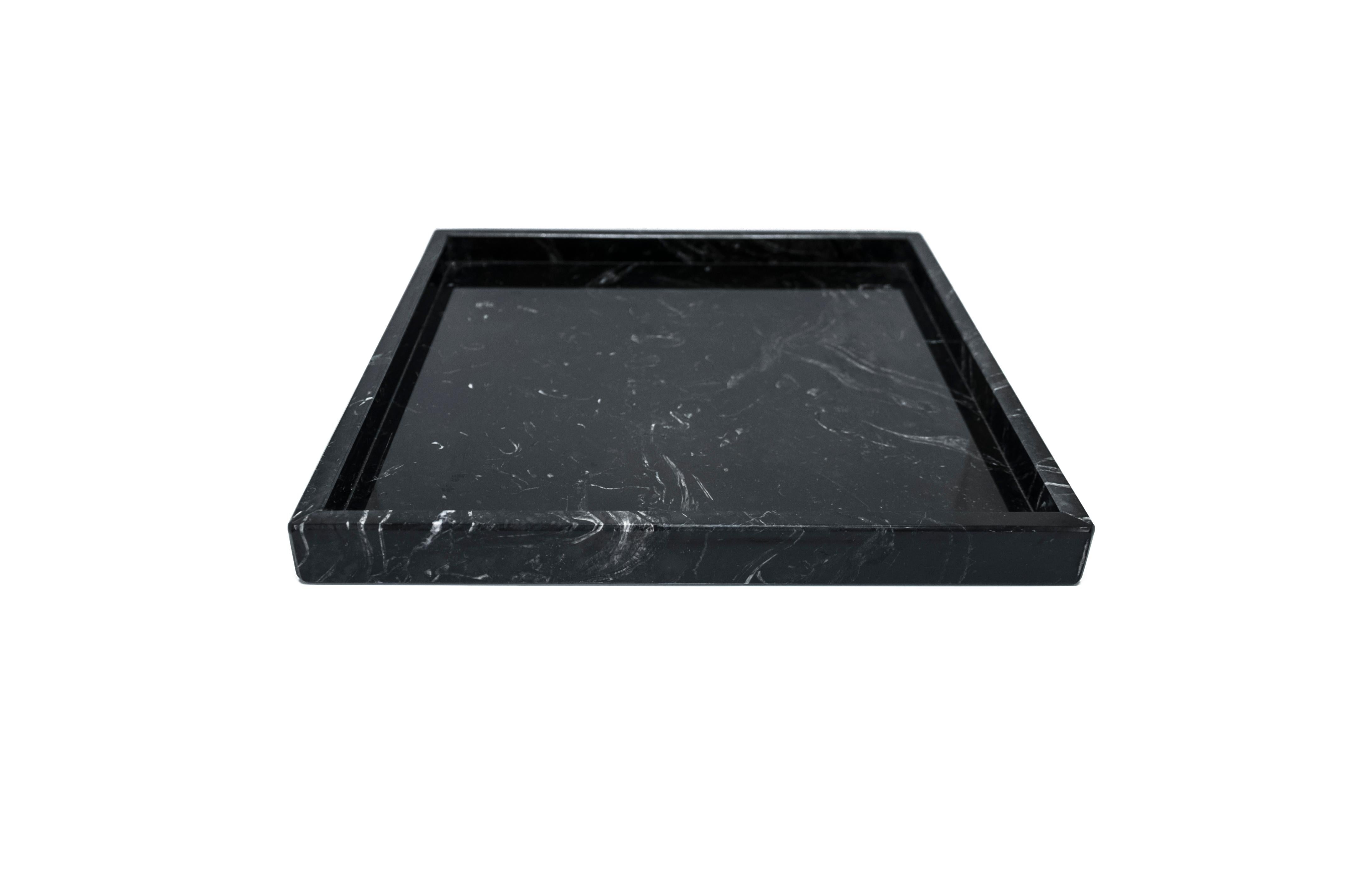 Contemporary Handmade Set Relax in White Carrara and Black Marquina Marble For Sale