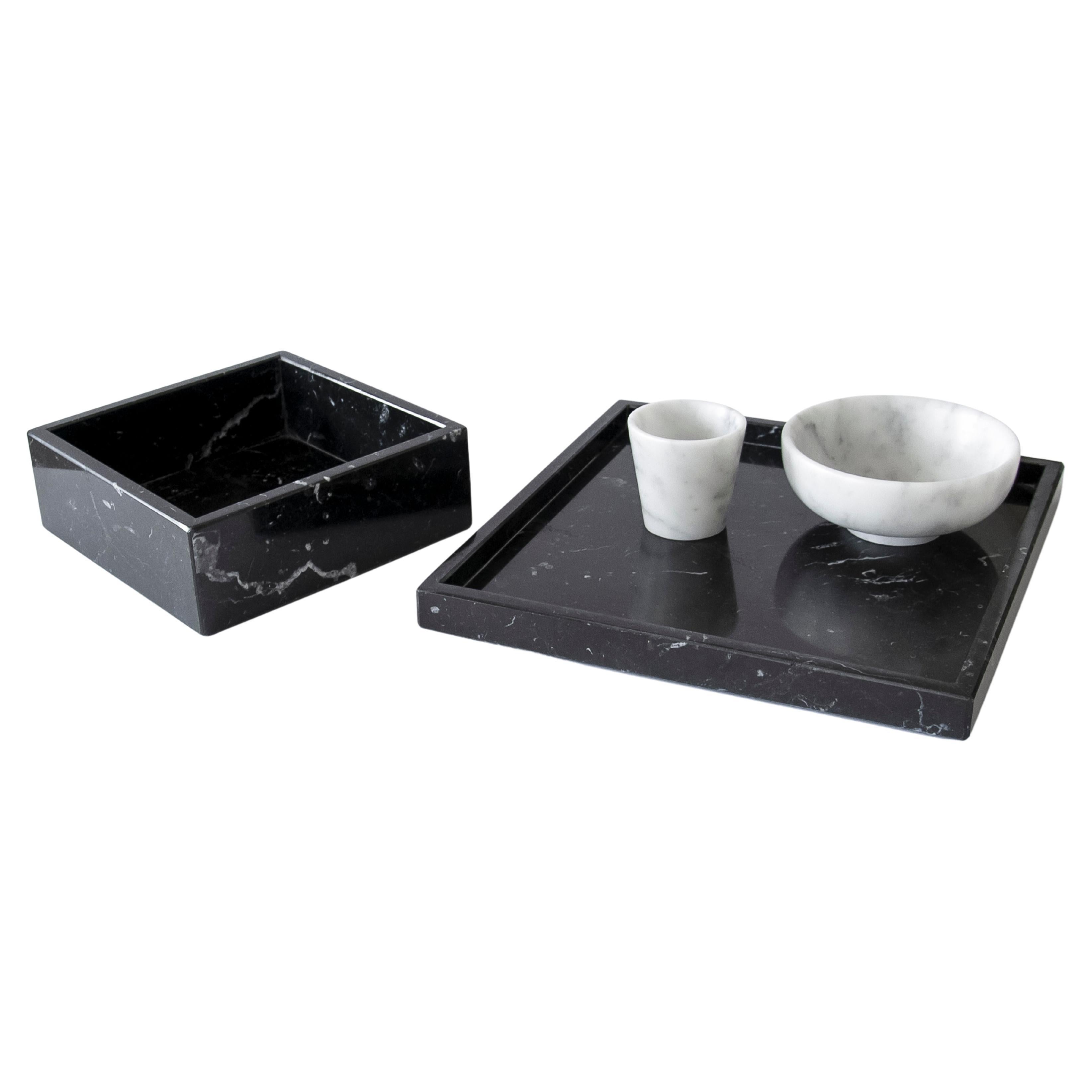 Handmade Set Relax in White Carrara and Black Marquina Marble For Sale