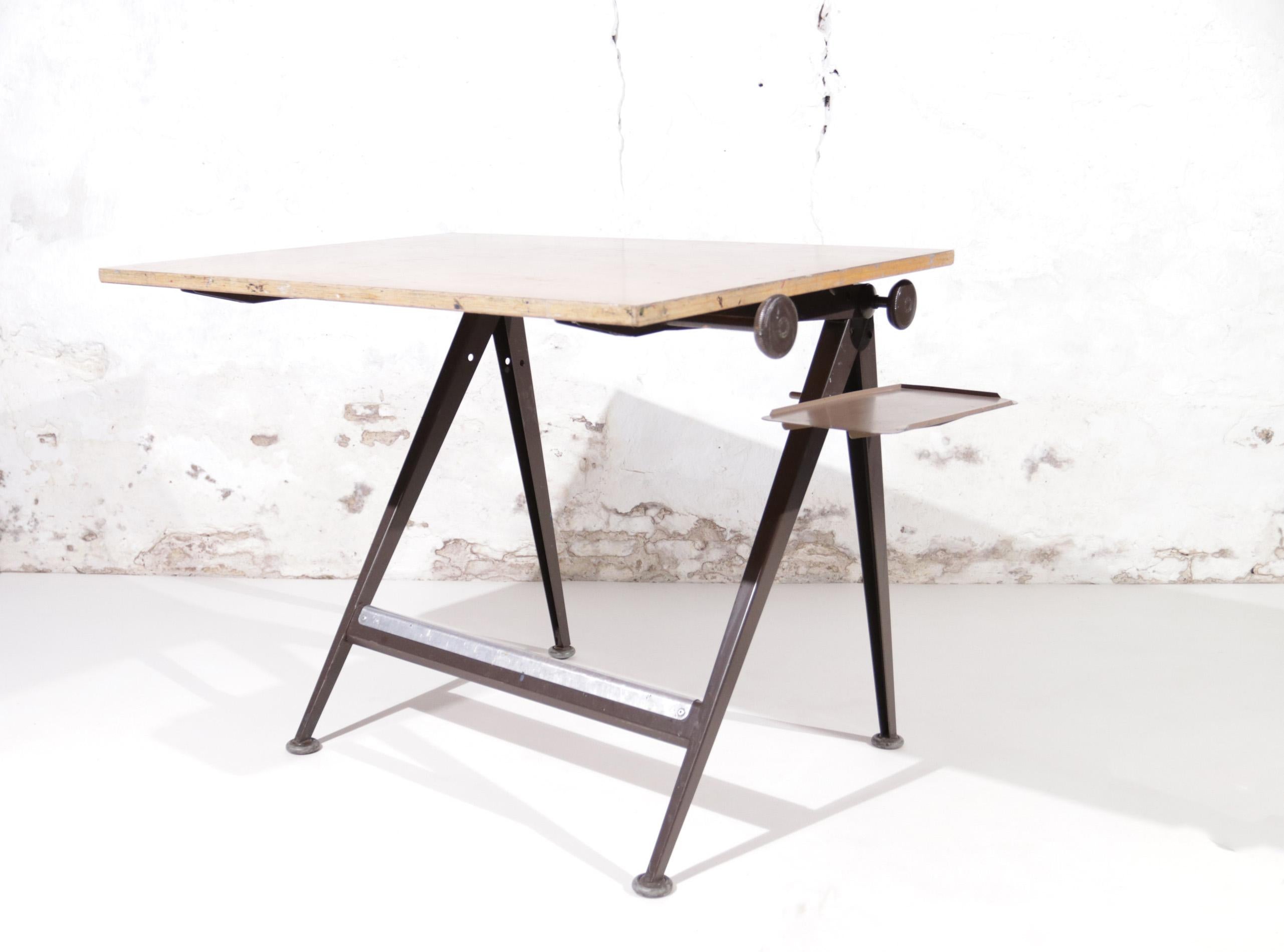 Set Reply Architect Drafting Table Friso Kramer / Wim Rietveld & Pyramid Chair 4