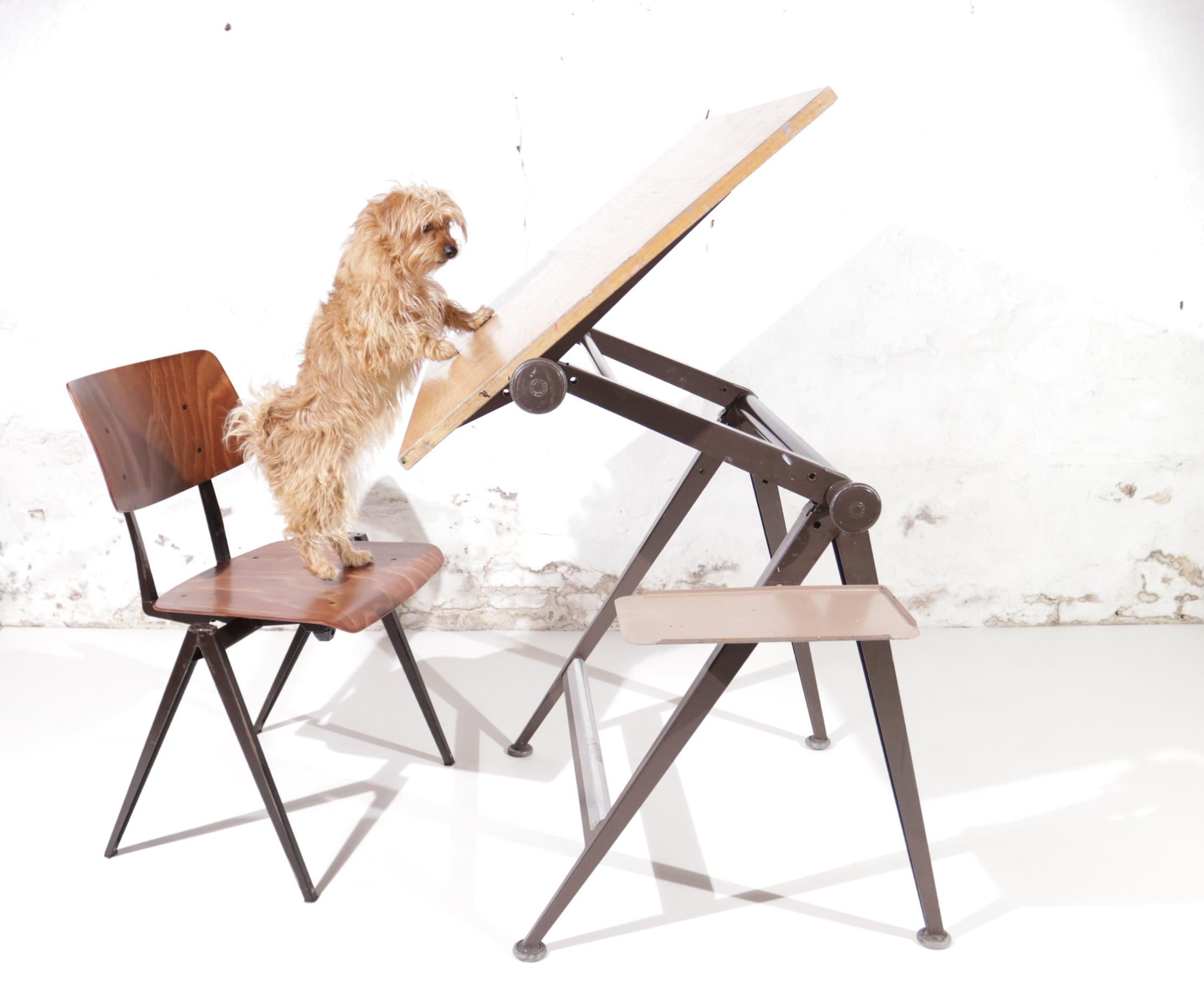 Reply Dutch, Industrial Design, Architect drawing table designed by Wim Rietveld and Friso Kramer for Ahrend de Circel in 1959.
Design Classic, awarded with the 