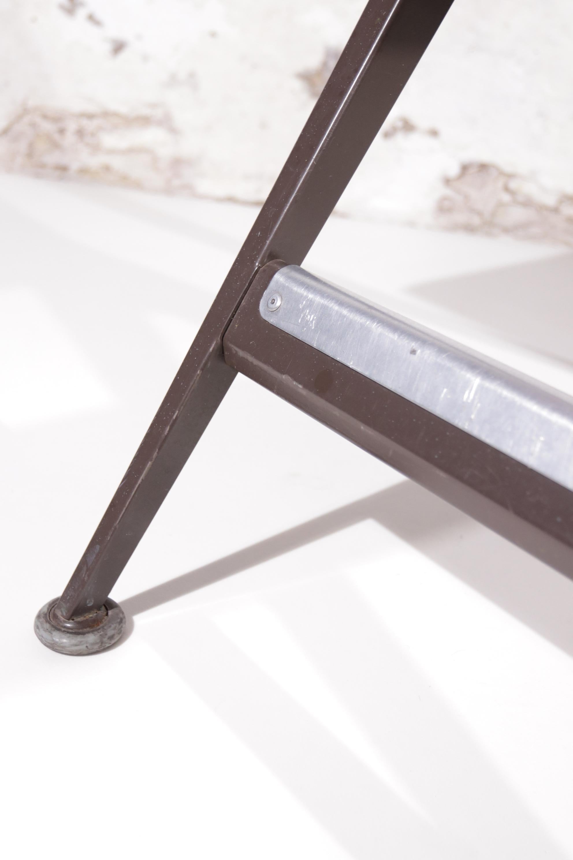 Set Reply Architect Drafting Table Friso Kramer / Wim Rietveld & Pyramid Chair 2