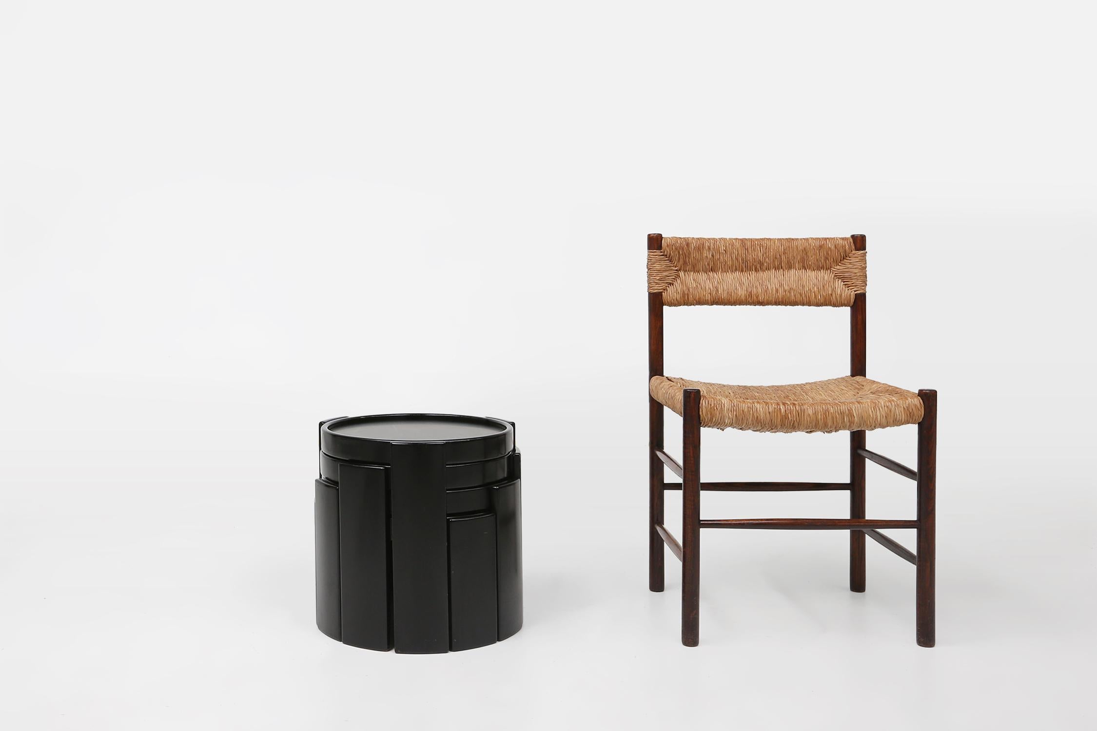 Italy / 1960 / set of 4 side tables / Cassina / Gianfranco Frattini /  model 783/ wood, formica / mid-century / vintage 

Iconic set of 4 nesting tables, model 783, designed by Gianfranco Frattini for Cassina Italy in 1966. Complete set of four