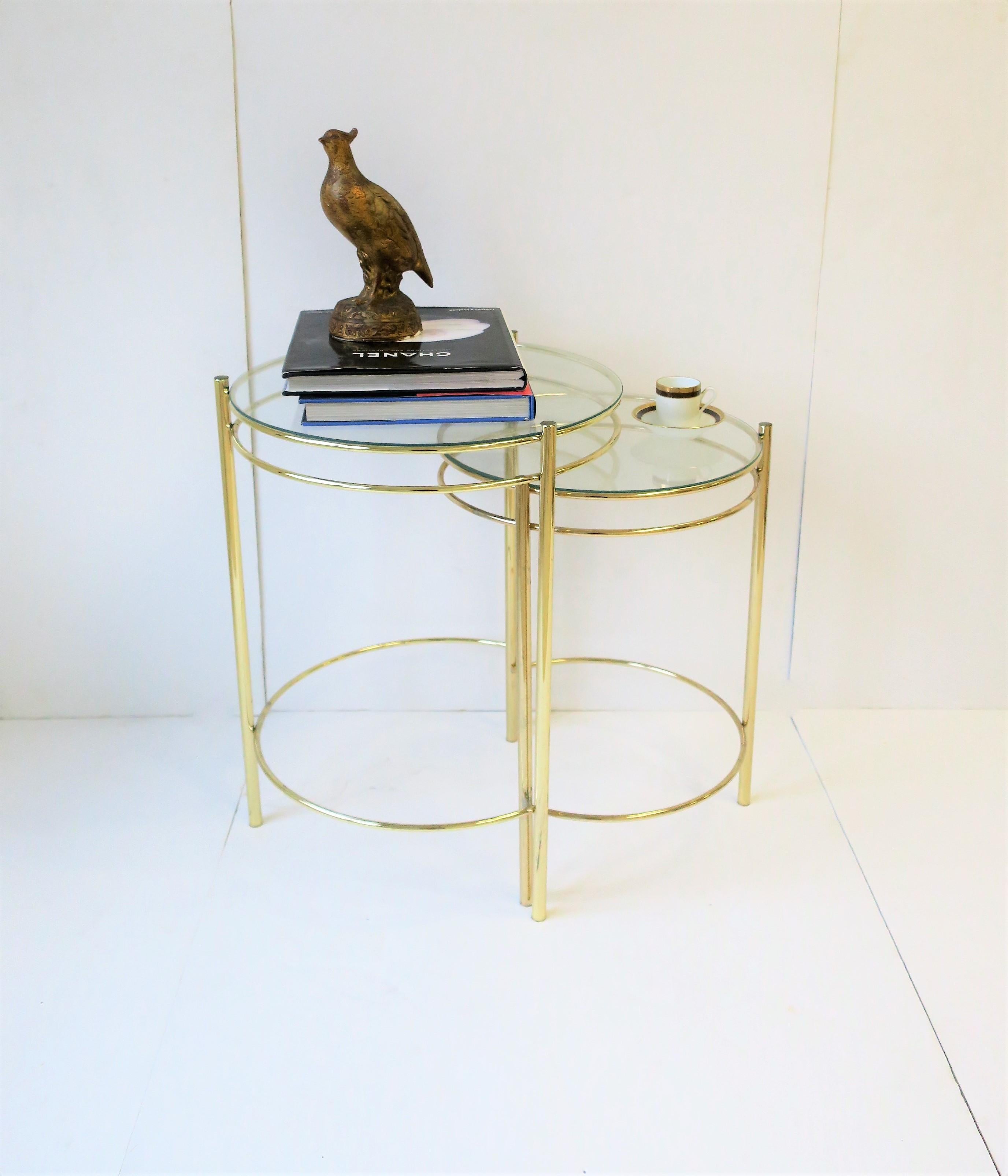 Set Round Brass and Glass Nesting End or Side Tables In Good Condition In New York, NY