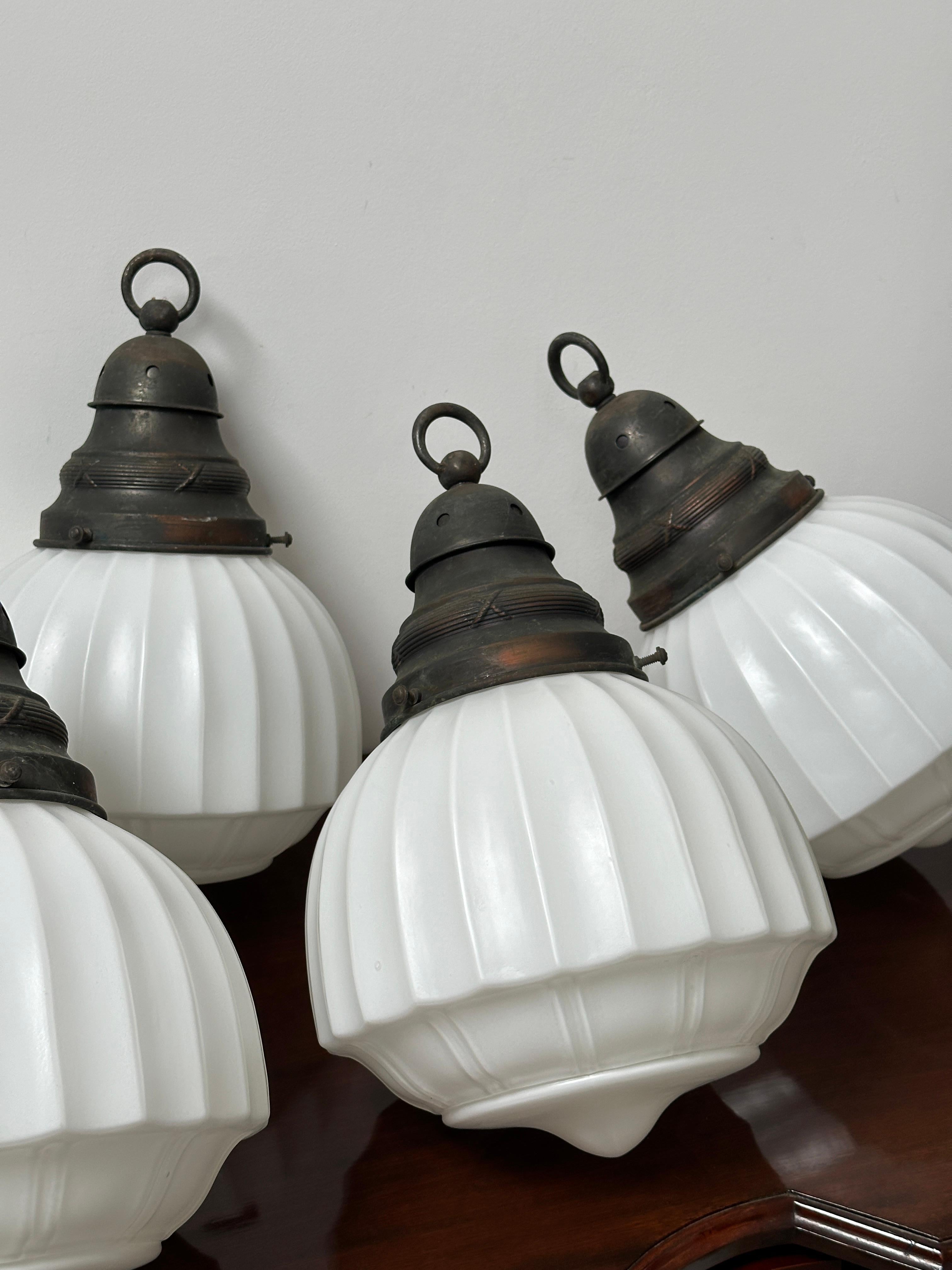 Set Run Antique Vintage Church Opaline Milk Glass Ceiling Pendant Light Lamp im Zustand „Gut“ im Angebot in Sale, GB