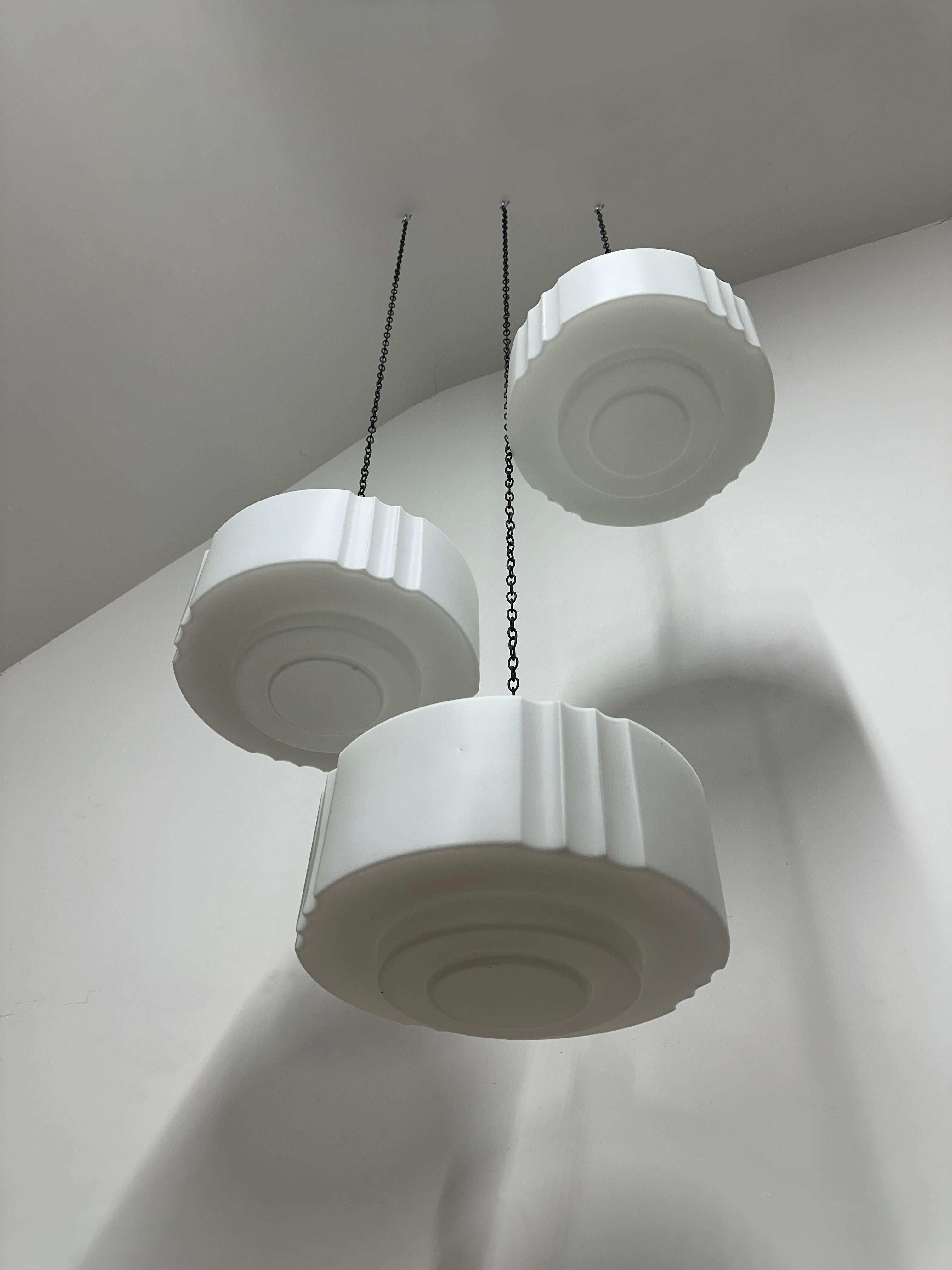 Set Run Vintage Antiguo Inglés Iglesia Opalina Leche Vidrio Colgante de Techo Light Vidrio opalino en venta