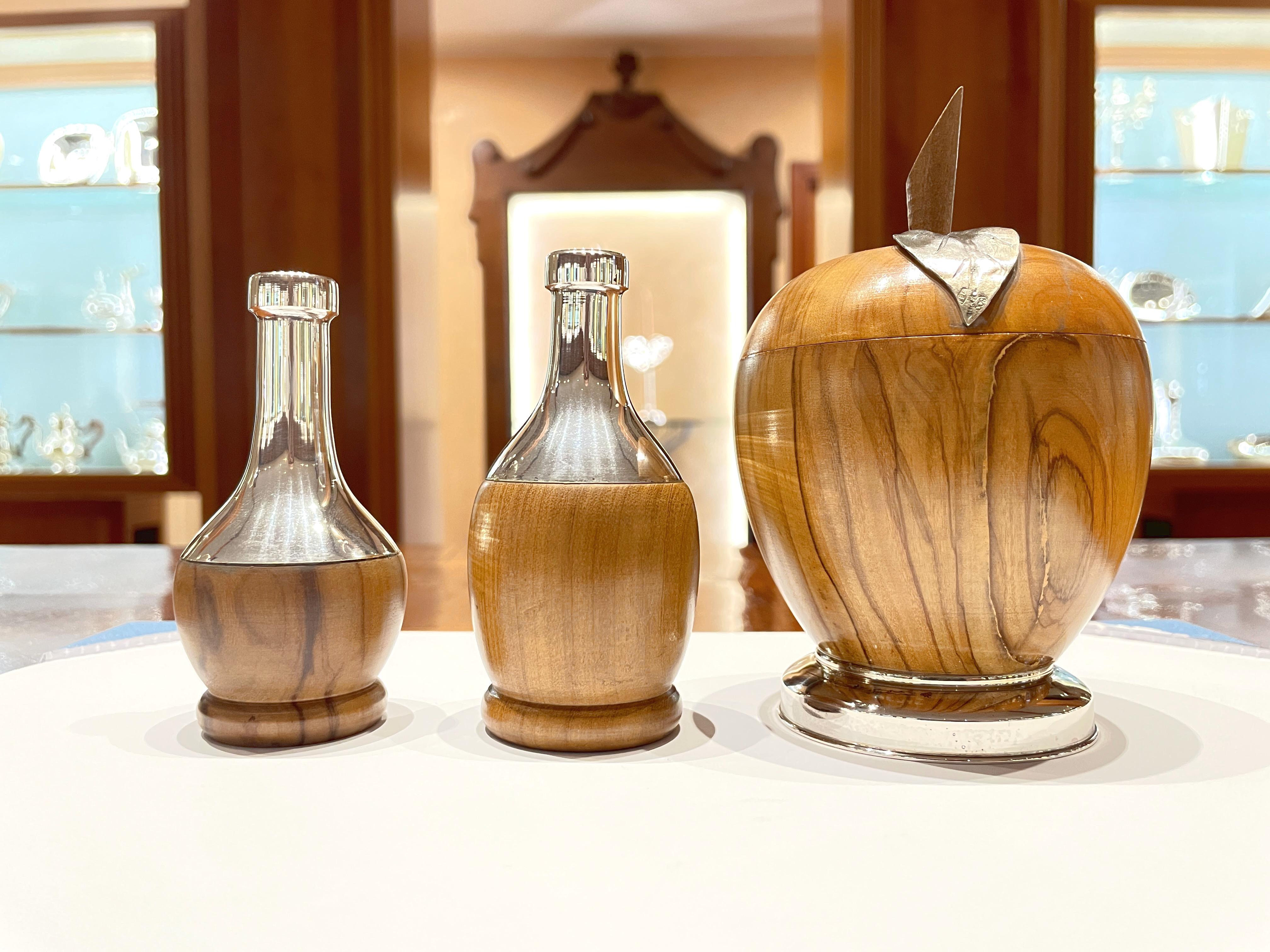 Salt Pepper set and small snack container made of olive wood and silver 800 For Sale 6