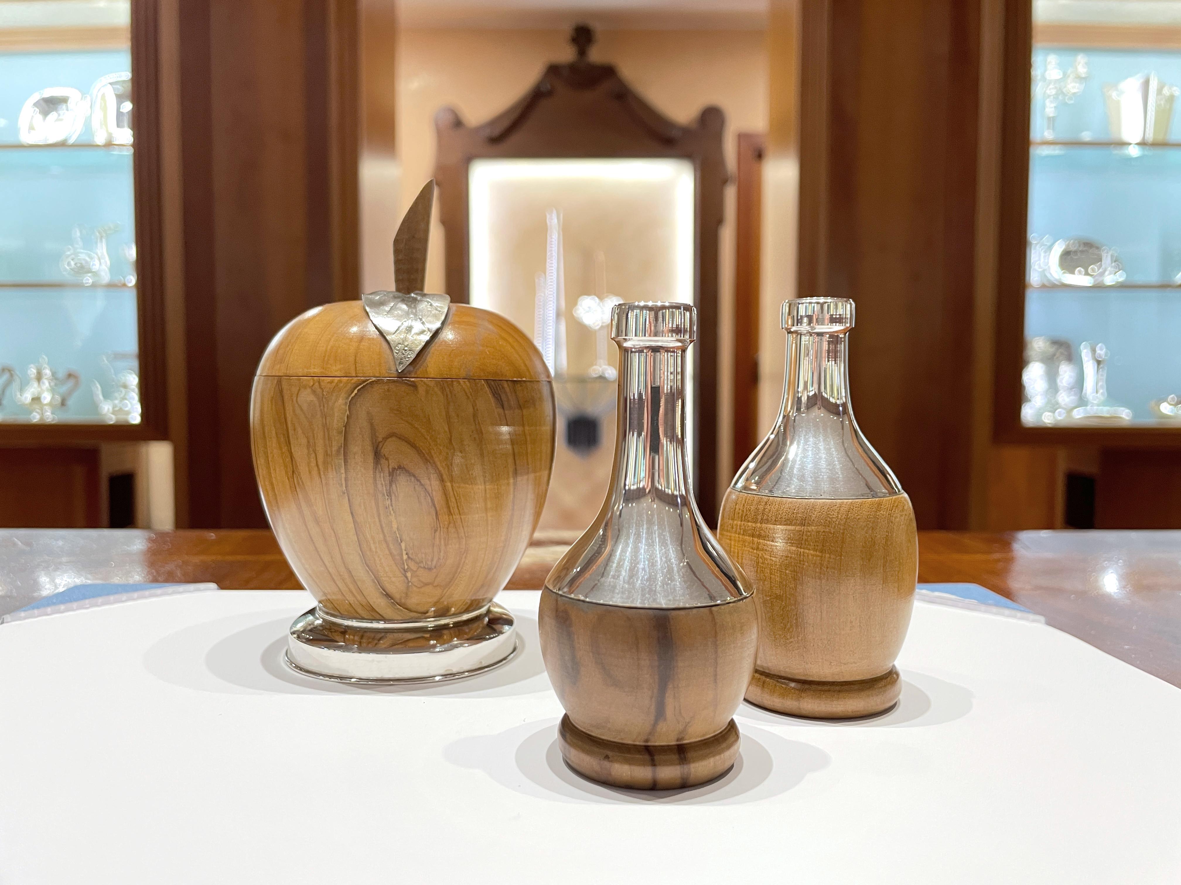 Salt Pepper set and small snack container made of olive wood and silver 800 For Sale 7